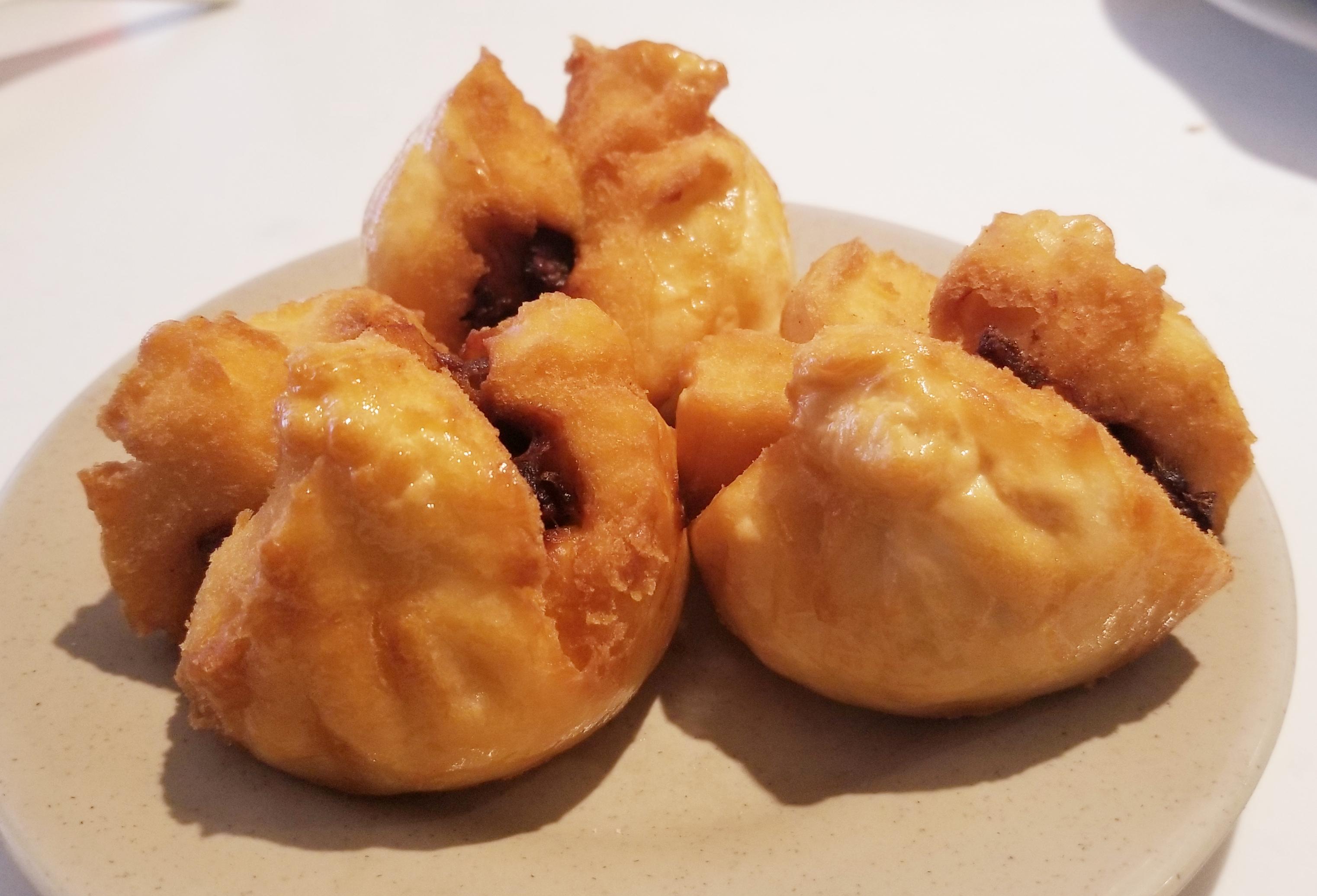 [I ate] Deepfried BBQ Pork Bun (traditionally steamed) r/food