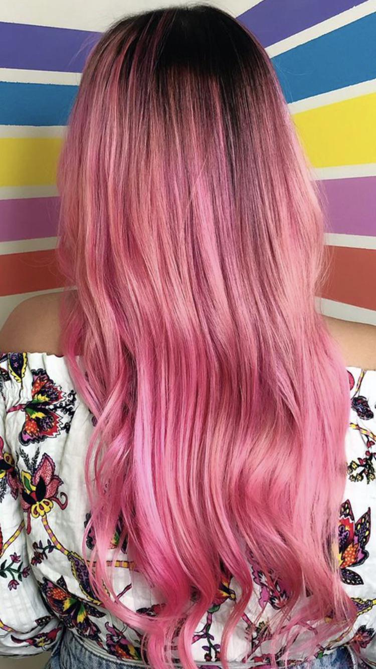 Hi everyone! I wanted to know if any one you knows a hairdresser that