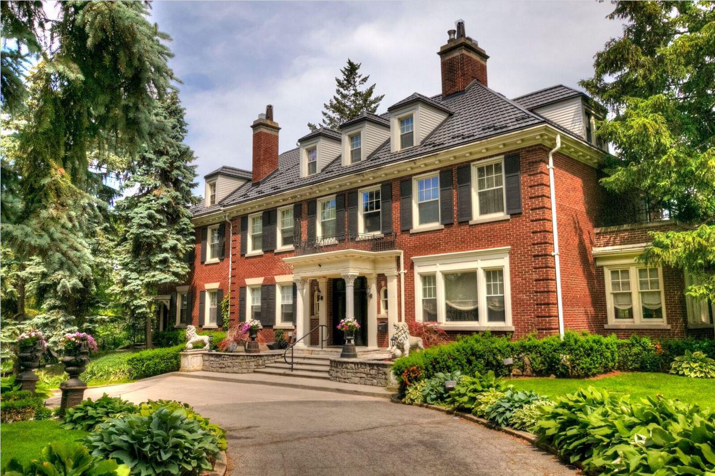 Classic manor in Hamilton, Ontario r/McMansionHell