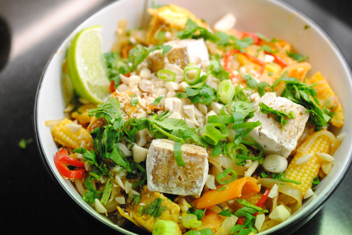 Pad Thai with oven puff tofu r/veganrecipes