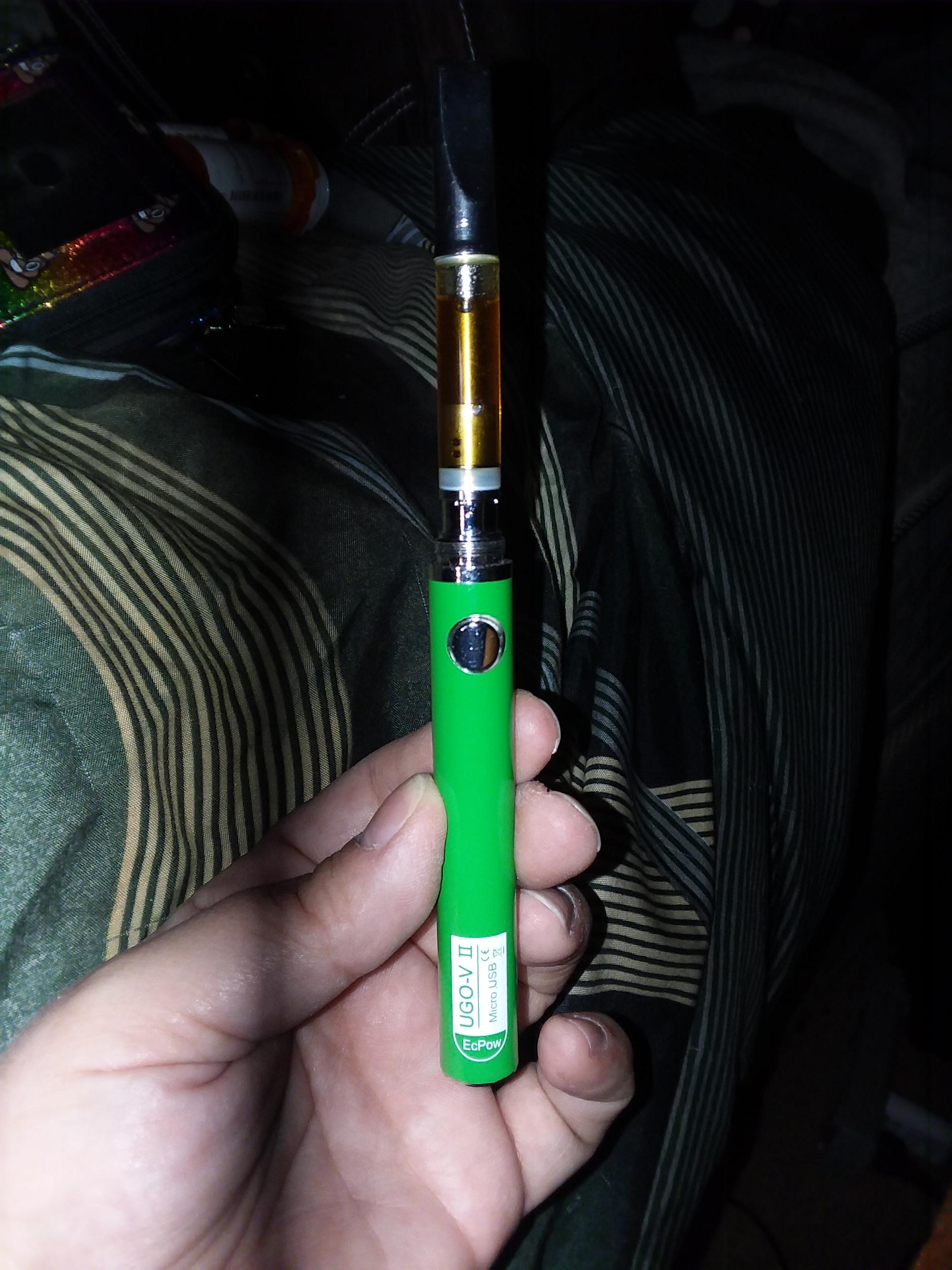 Has homemade distillate cartridge, is the popping/crackling noise it's