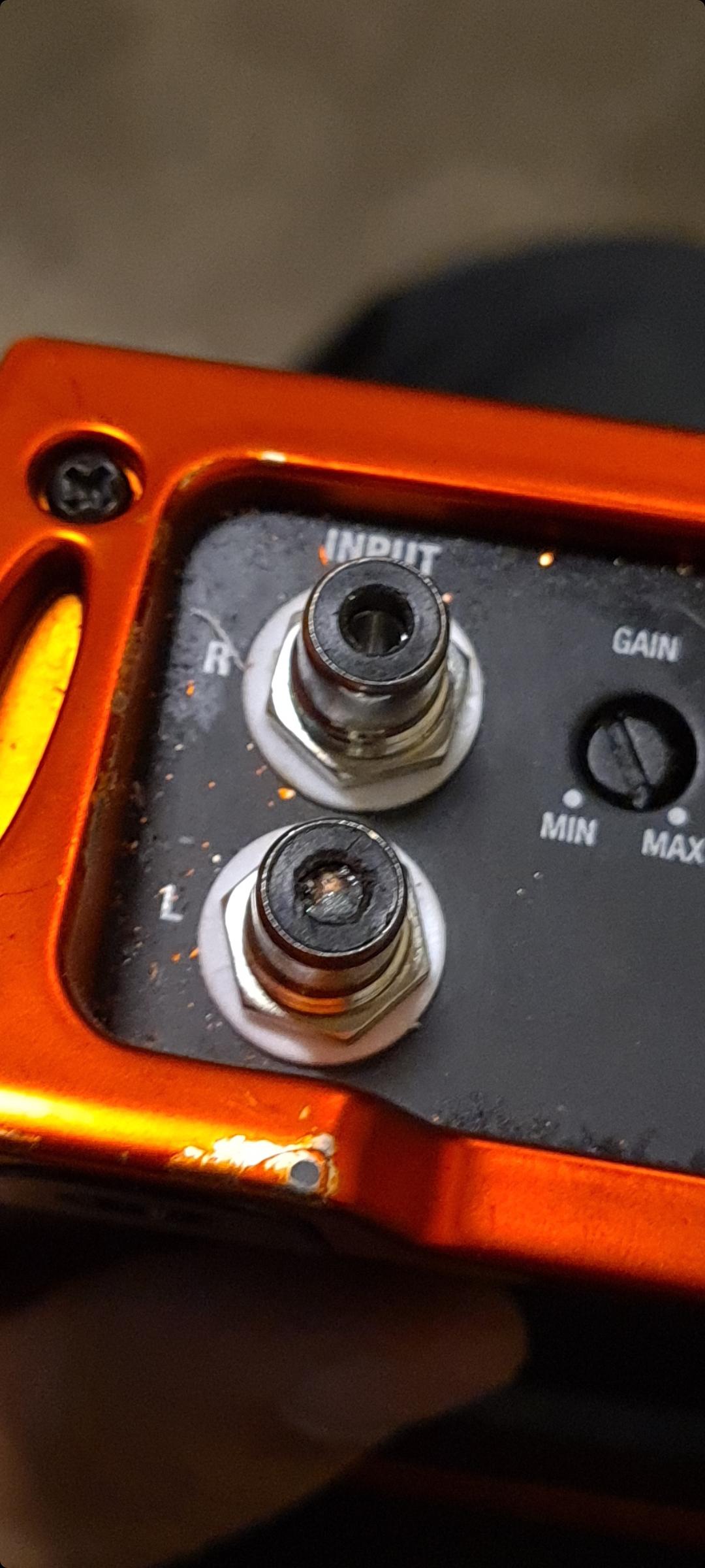 The end of the RCAcable broke in the amp... how do i get it out? r/MechanicAdvice