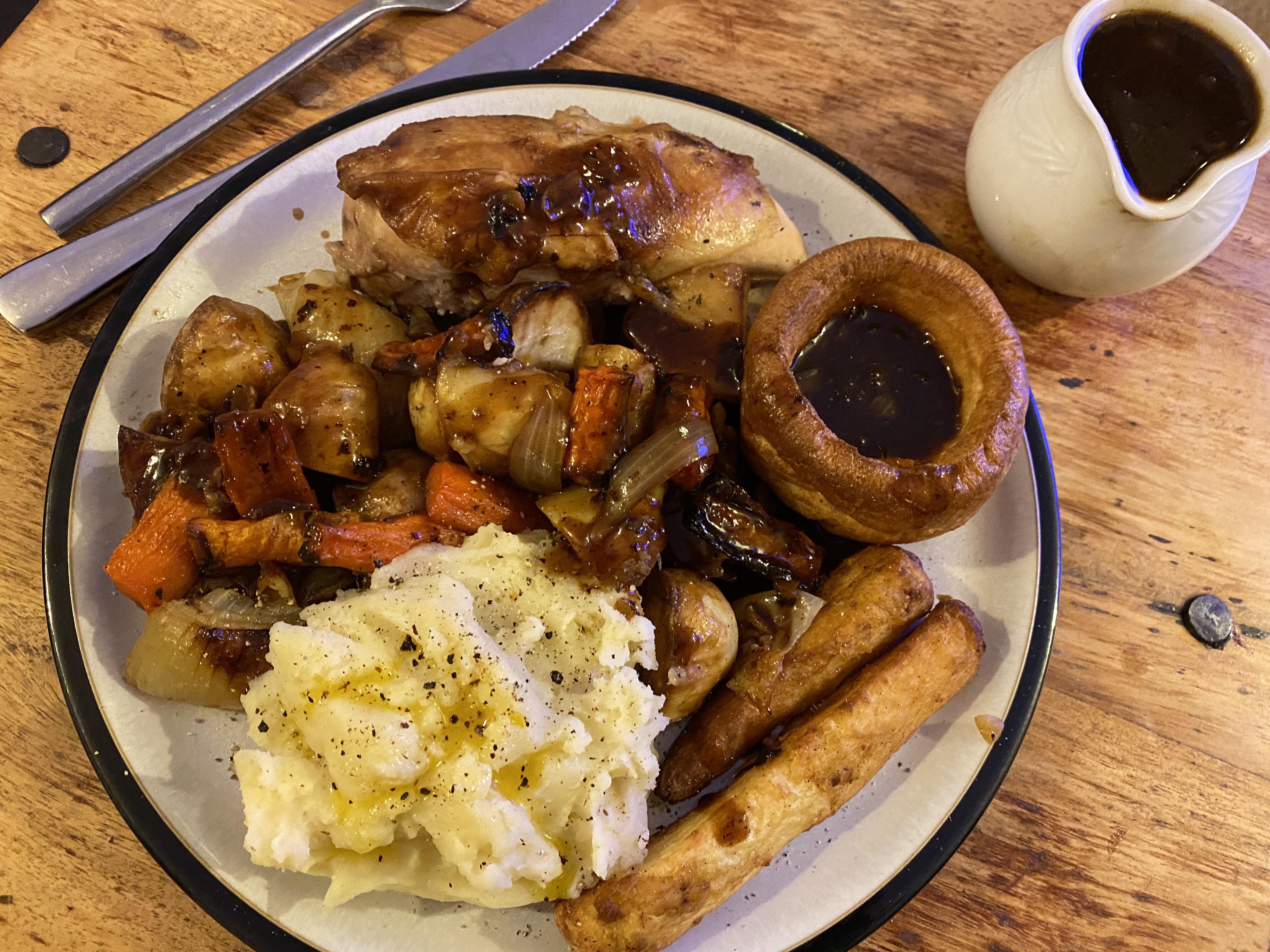 [Homemade] Roast Chicken Sunday Dinner r/food