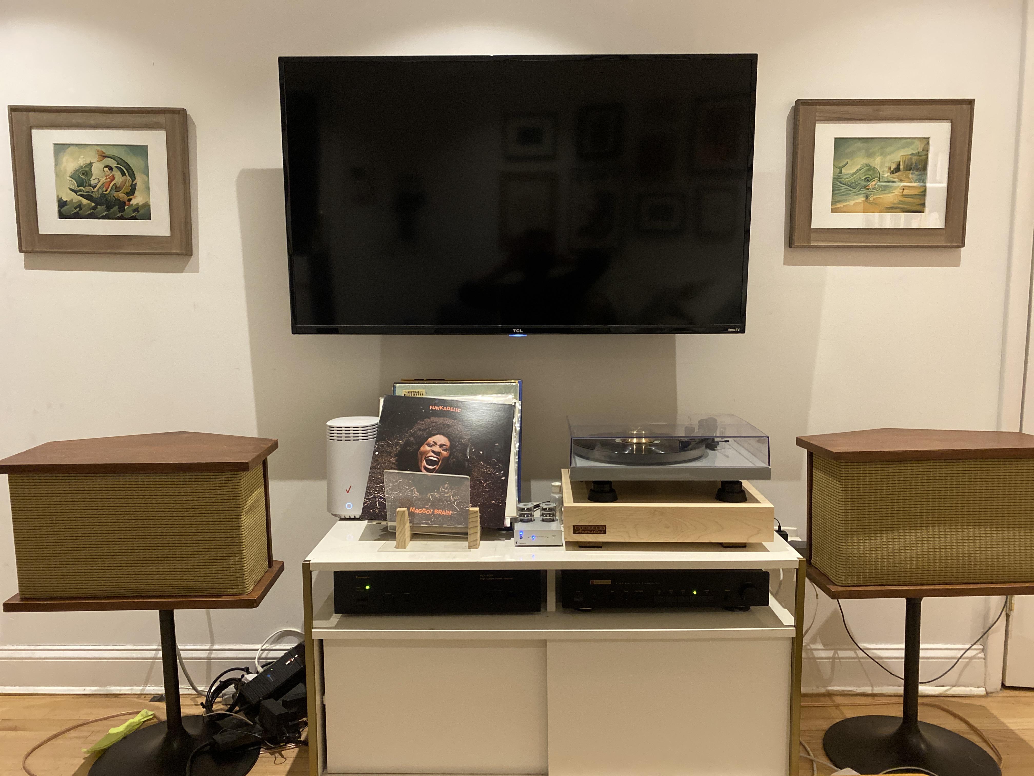 A little loud for my tiny Brooklyn apartment but it works r/turntables