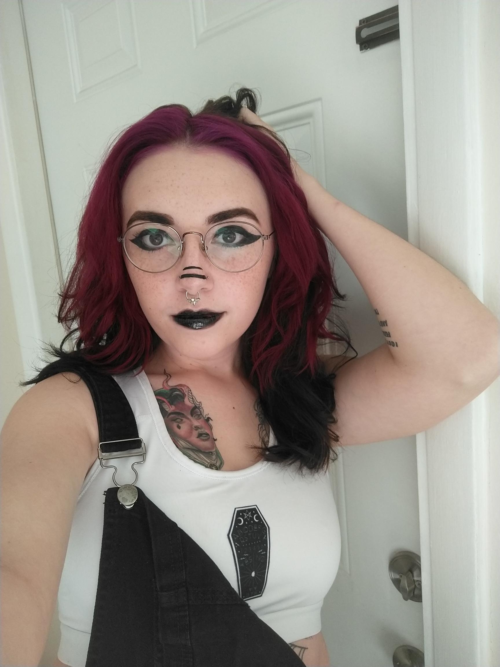 Anyone Appreciate a Goth Girl With Glasses? GirlswithGlasses
