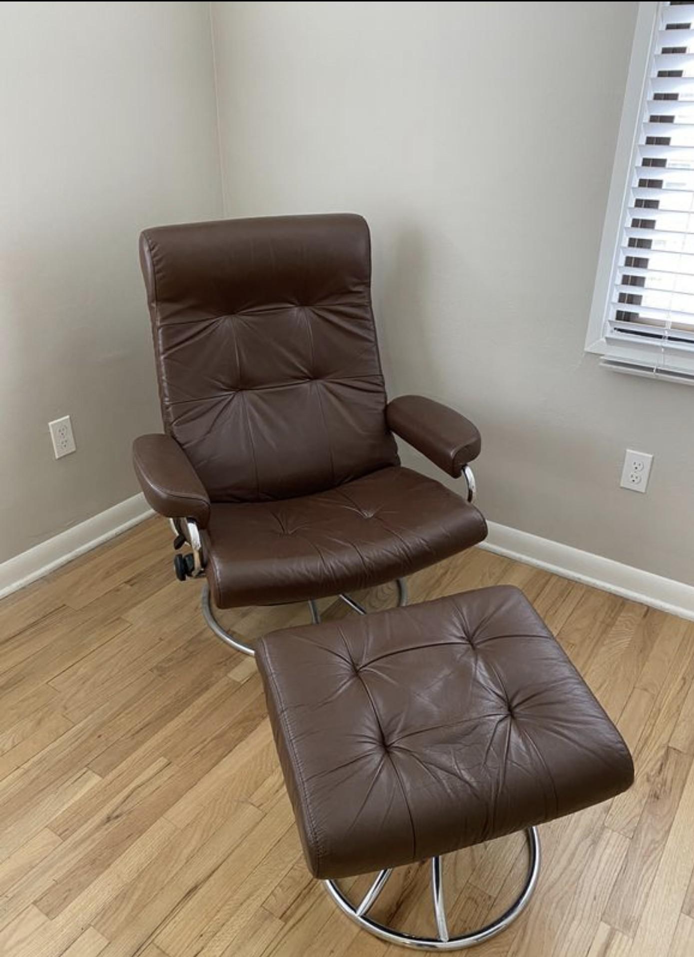 Found this vintage Ekornes Lounge Chair and Ottoman r/Mid_Century