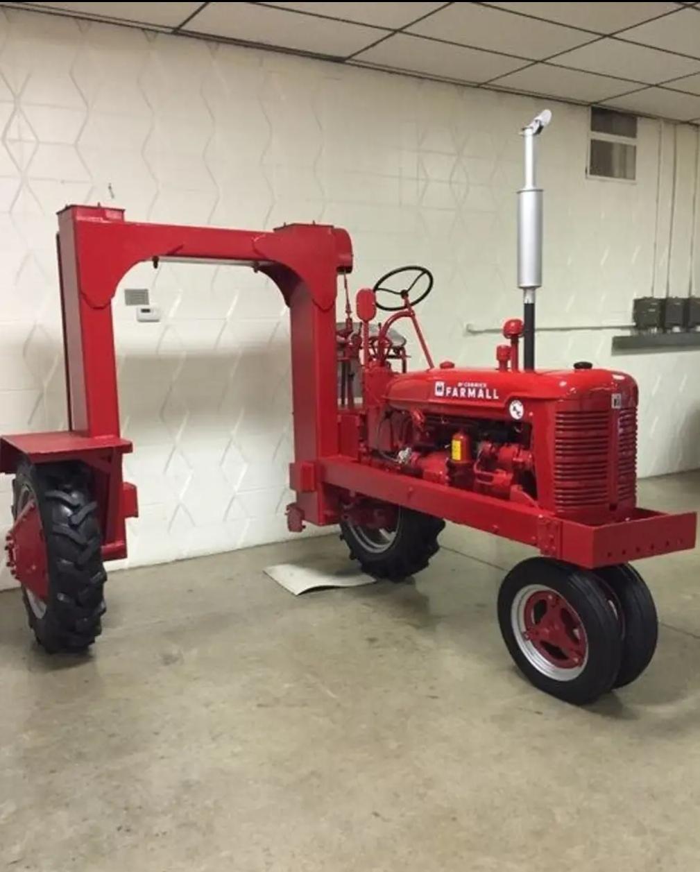 A 1948 Farmall Super A/C Christmas Tree sprayer. r/WeirdWheels
