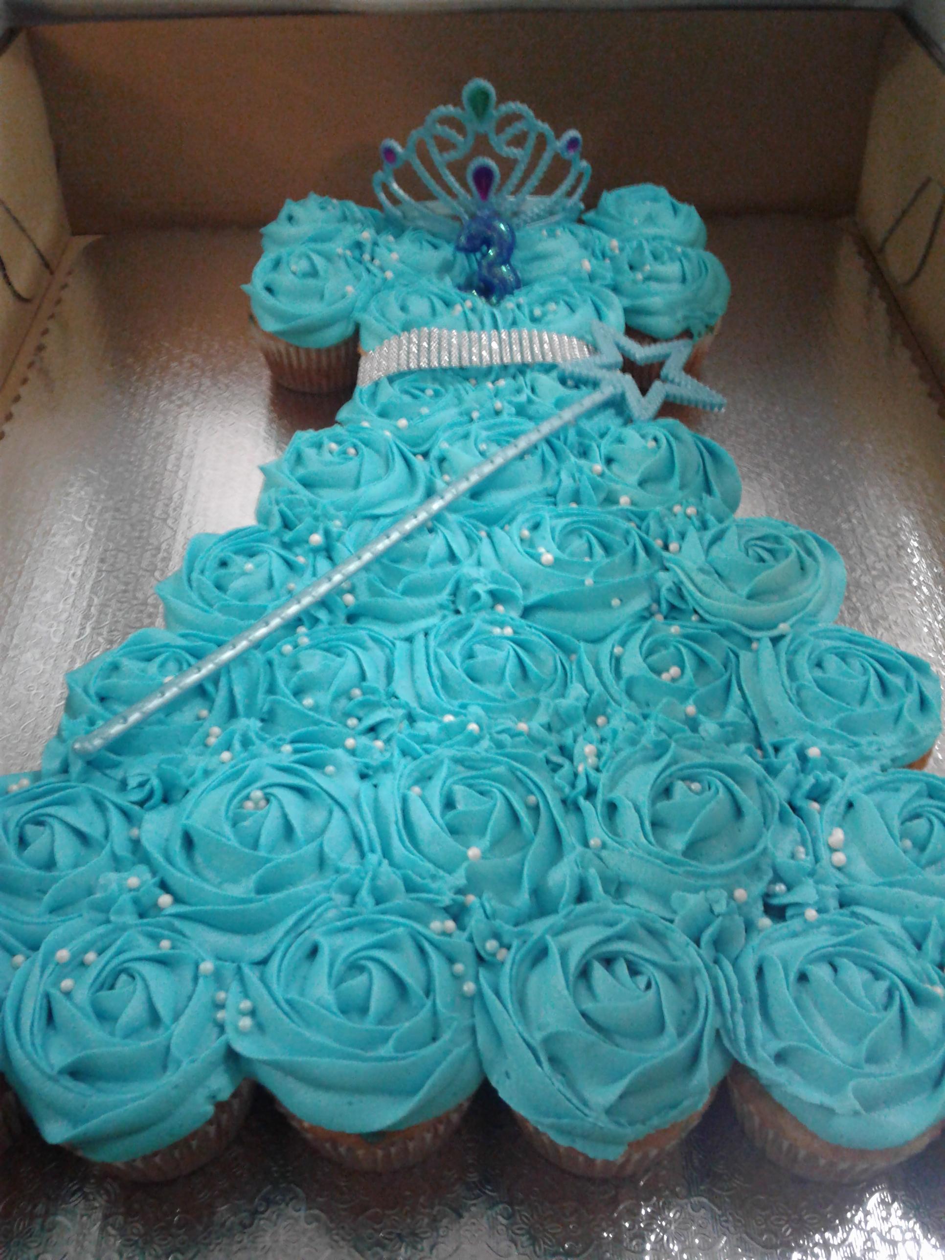 Princess cupcake pull apart cake r/cakedecorating