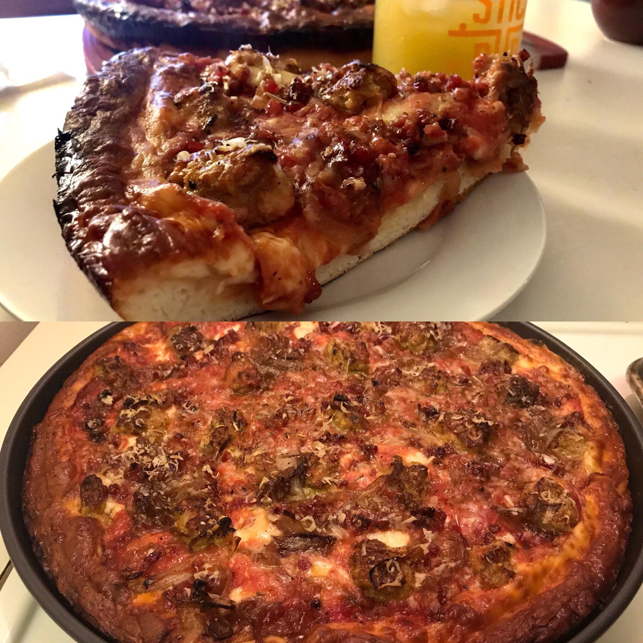 [Homemade] Deep dish pizza with a caramelized cheese crust! r/food