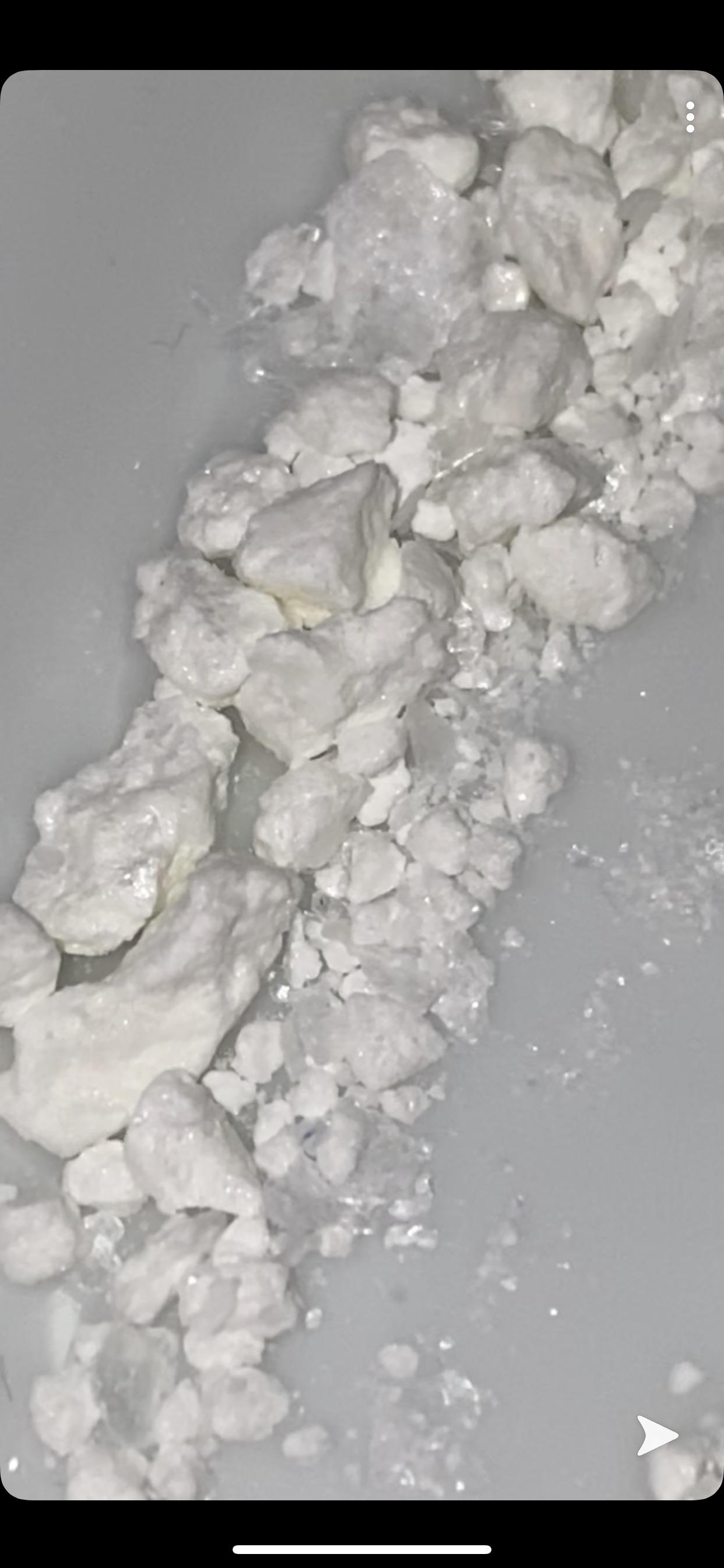 obviously a picture doesn’t do much, this look cut with crystal? cocaine