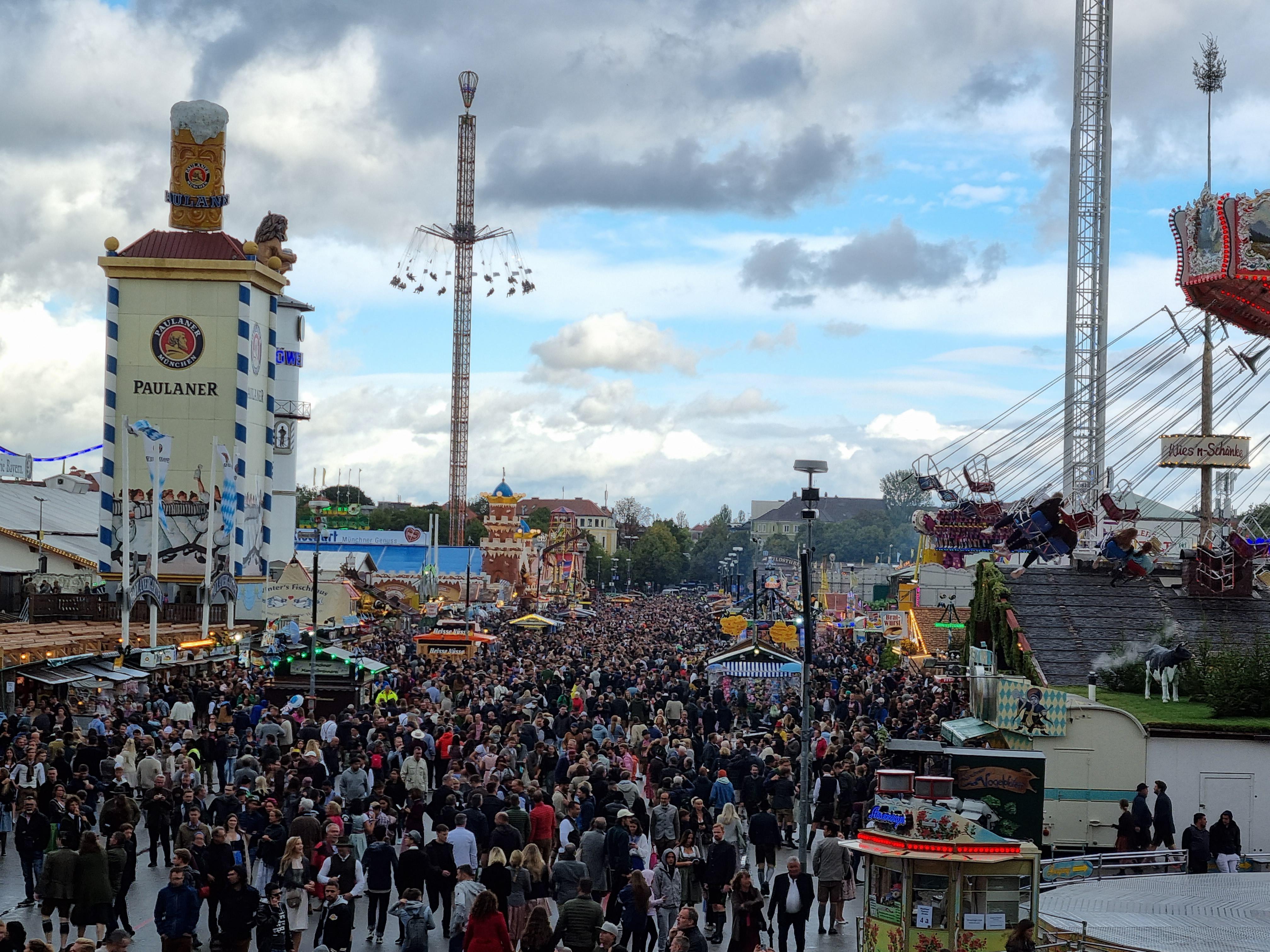 Oktoberfest 2022 DAY 1/17 r/europics