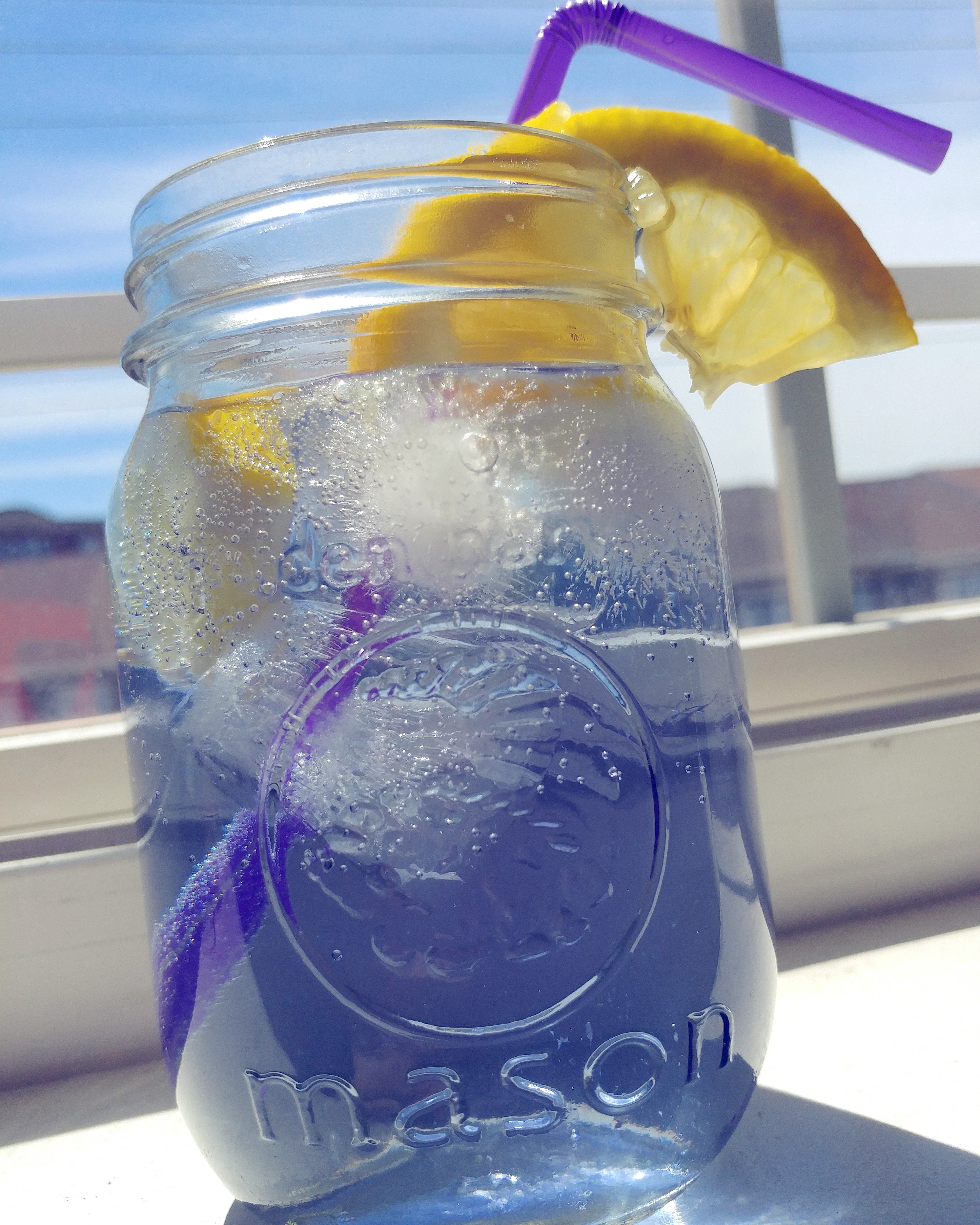 🍋blueberry lemon vodka fizz🍋 (2 shots of your favorite vodka, orange