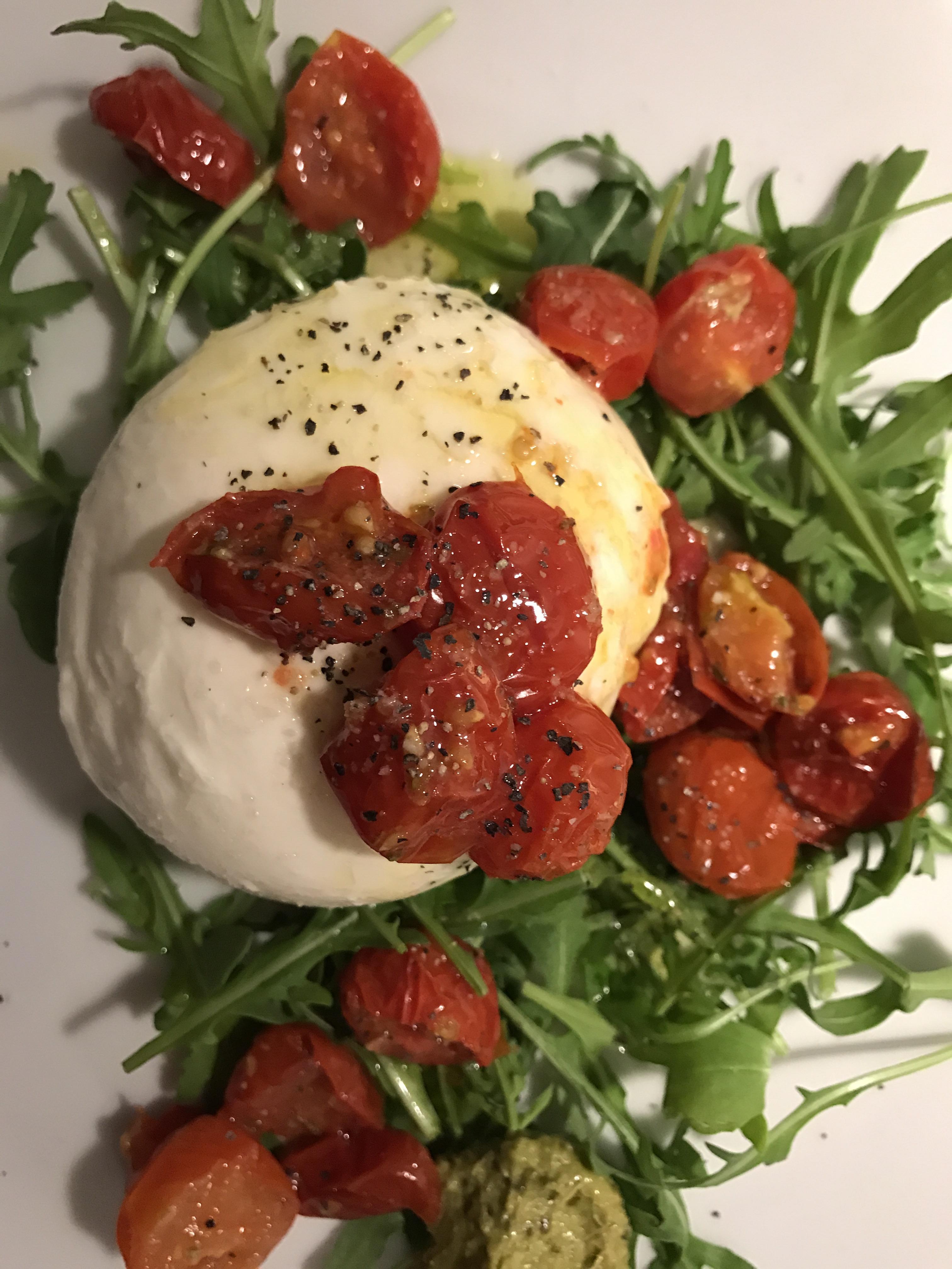 Roasted tomatoes and mozzarella and rocket r/ketorecipes