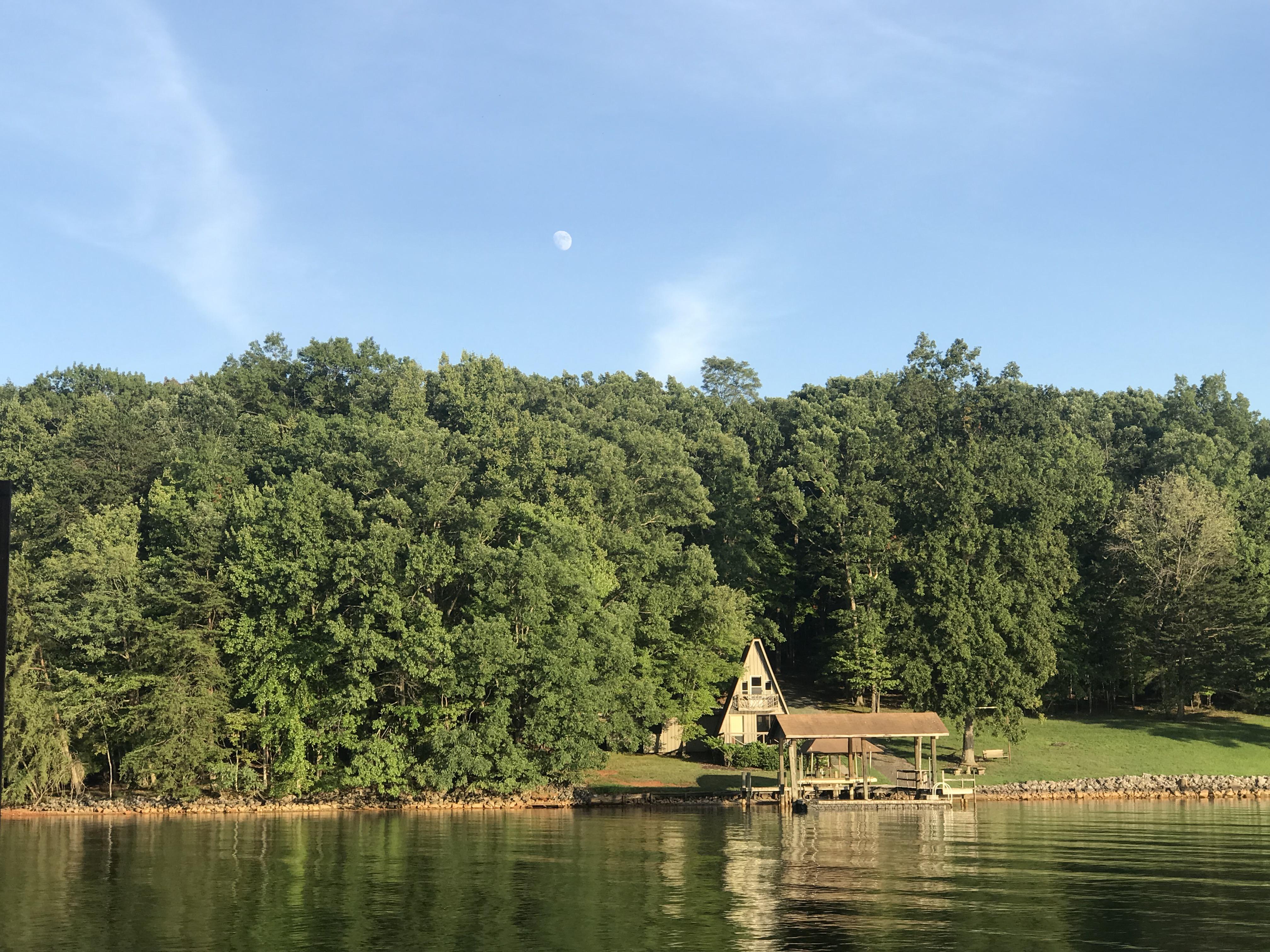 Smith Mountain Lake Getaway / Premier Vacation Rentals Smith Mountain