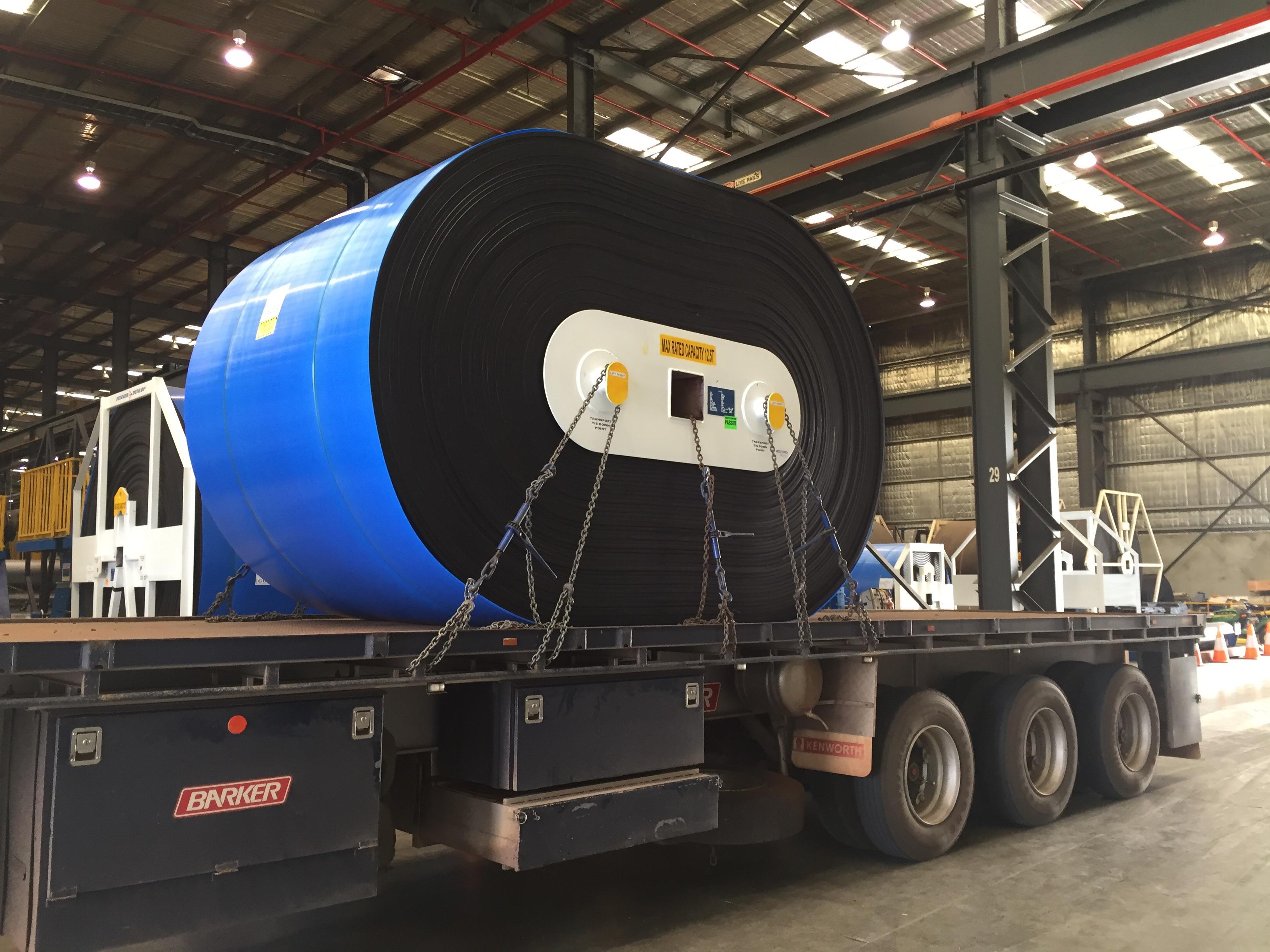 21 ton conveyor belt roll, easy load, huh? r/Truckers