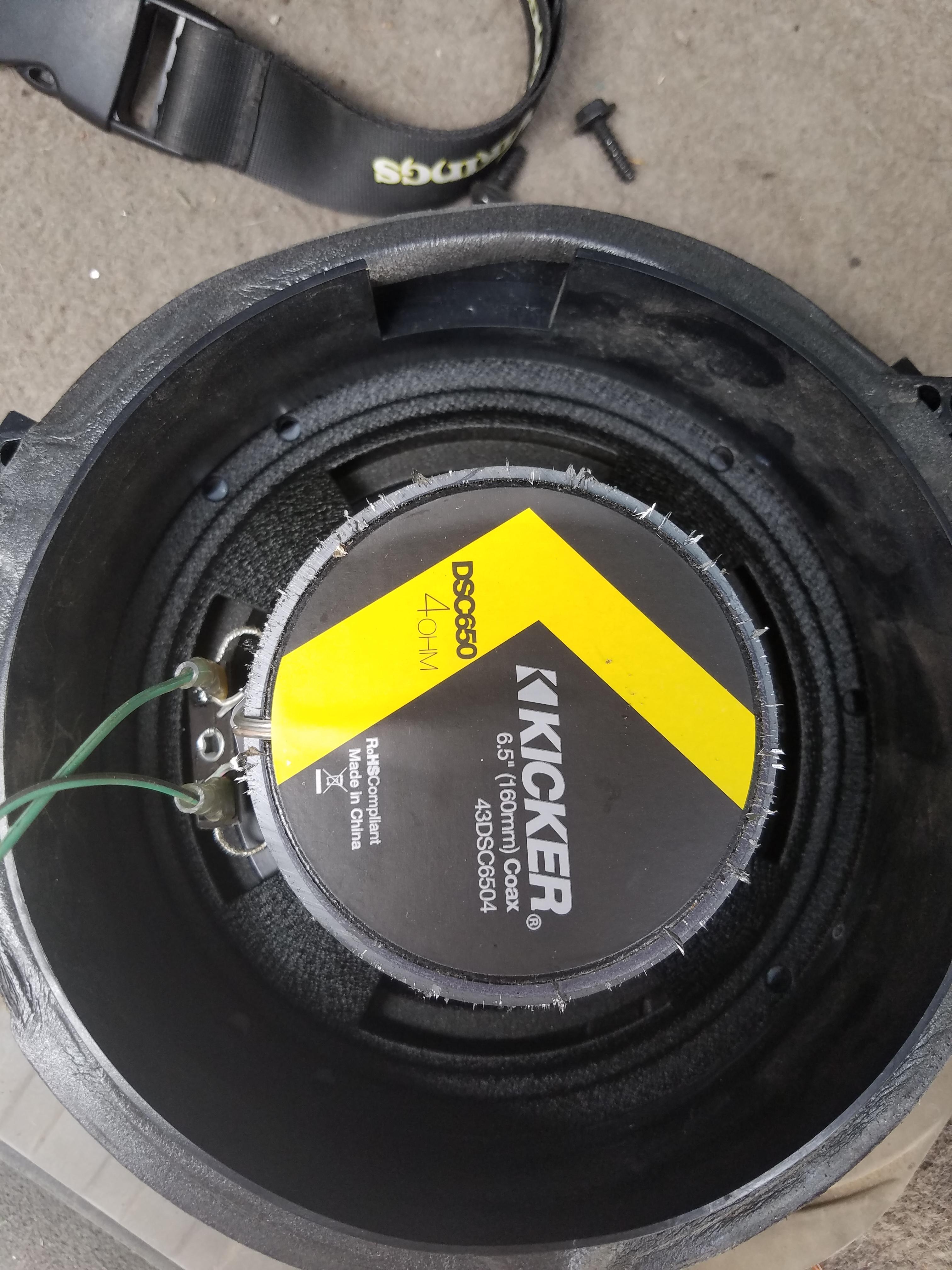 Metal shavings on speaker r/CarAV