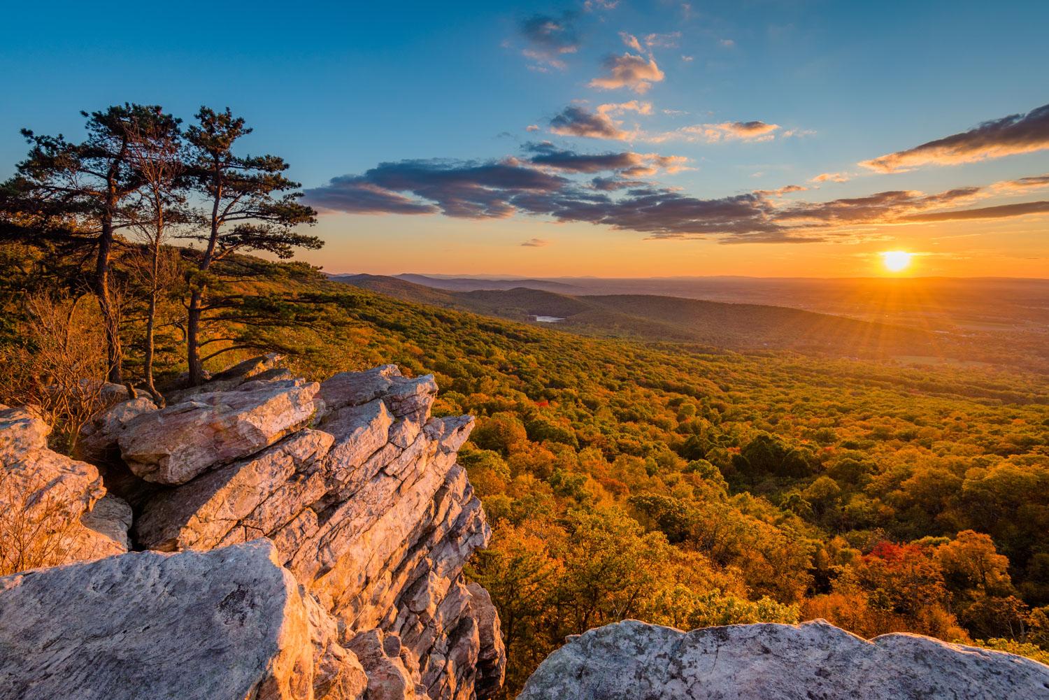 The view from one of Maryland's prettiest hikes, Annapolis Rocks! r