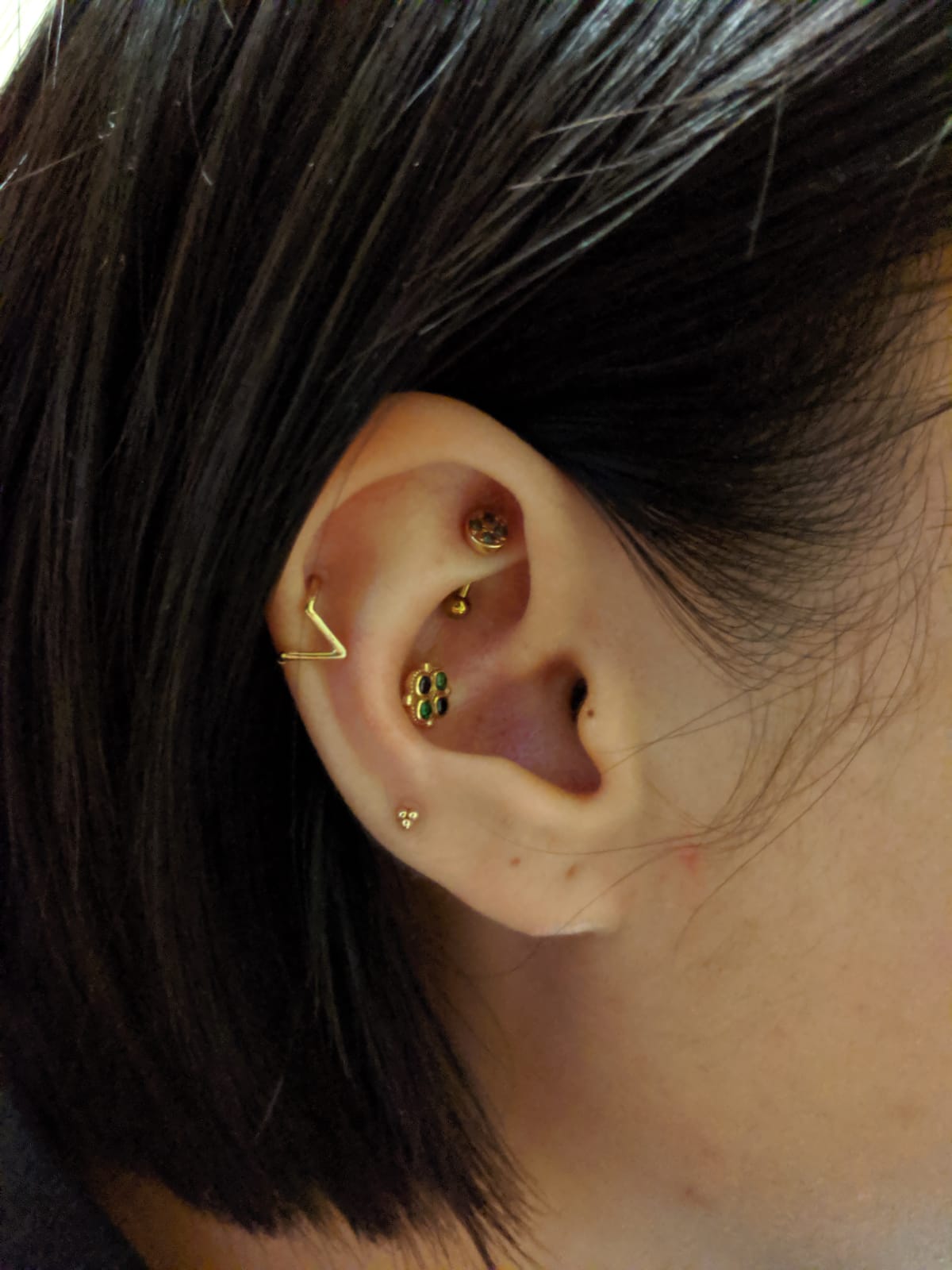 right ear set up piercing