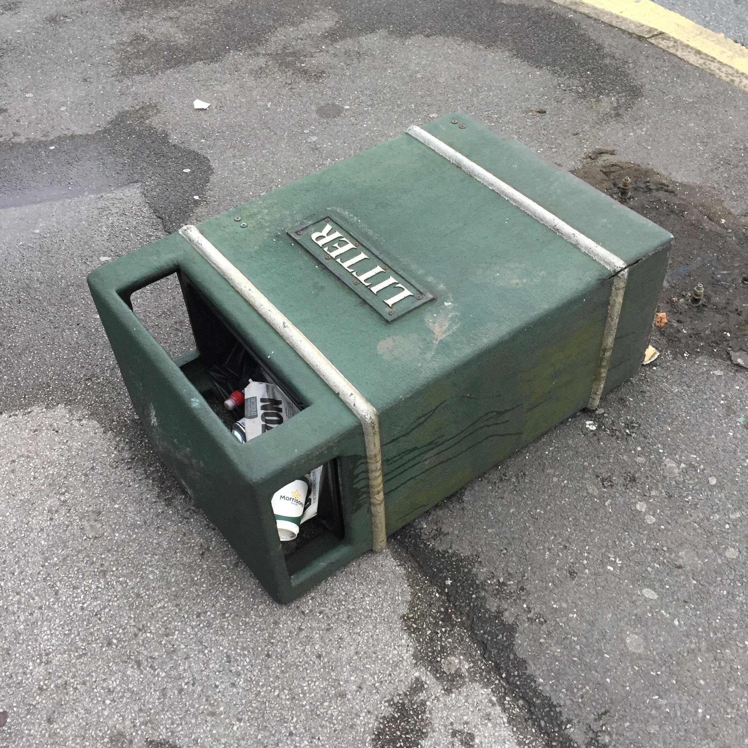 This bin fell down r/pics