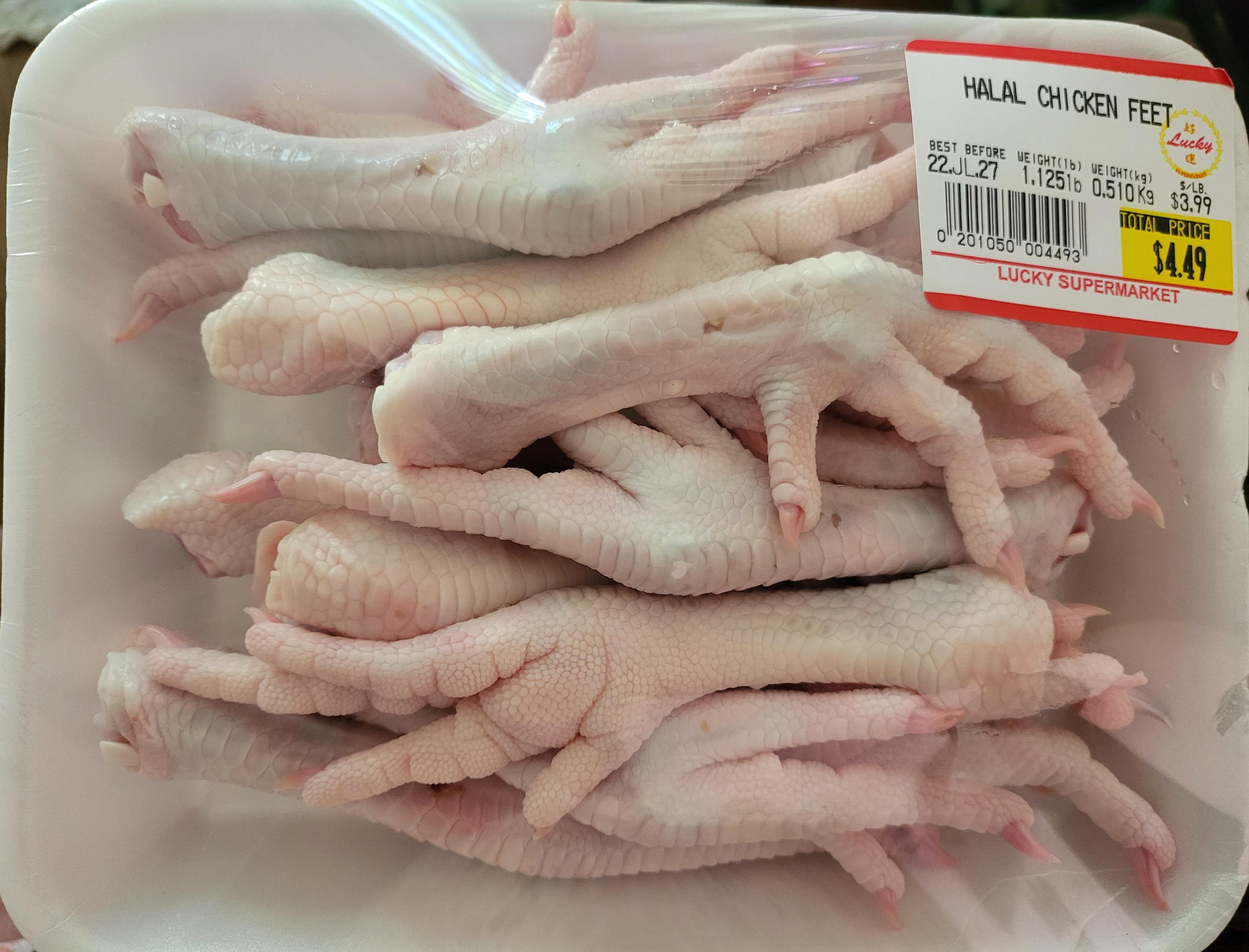 Finally doing it. Making bone broth from chicken feet. My theory is