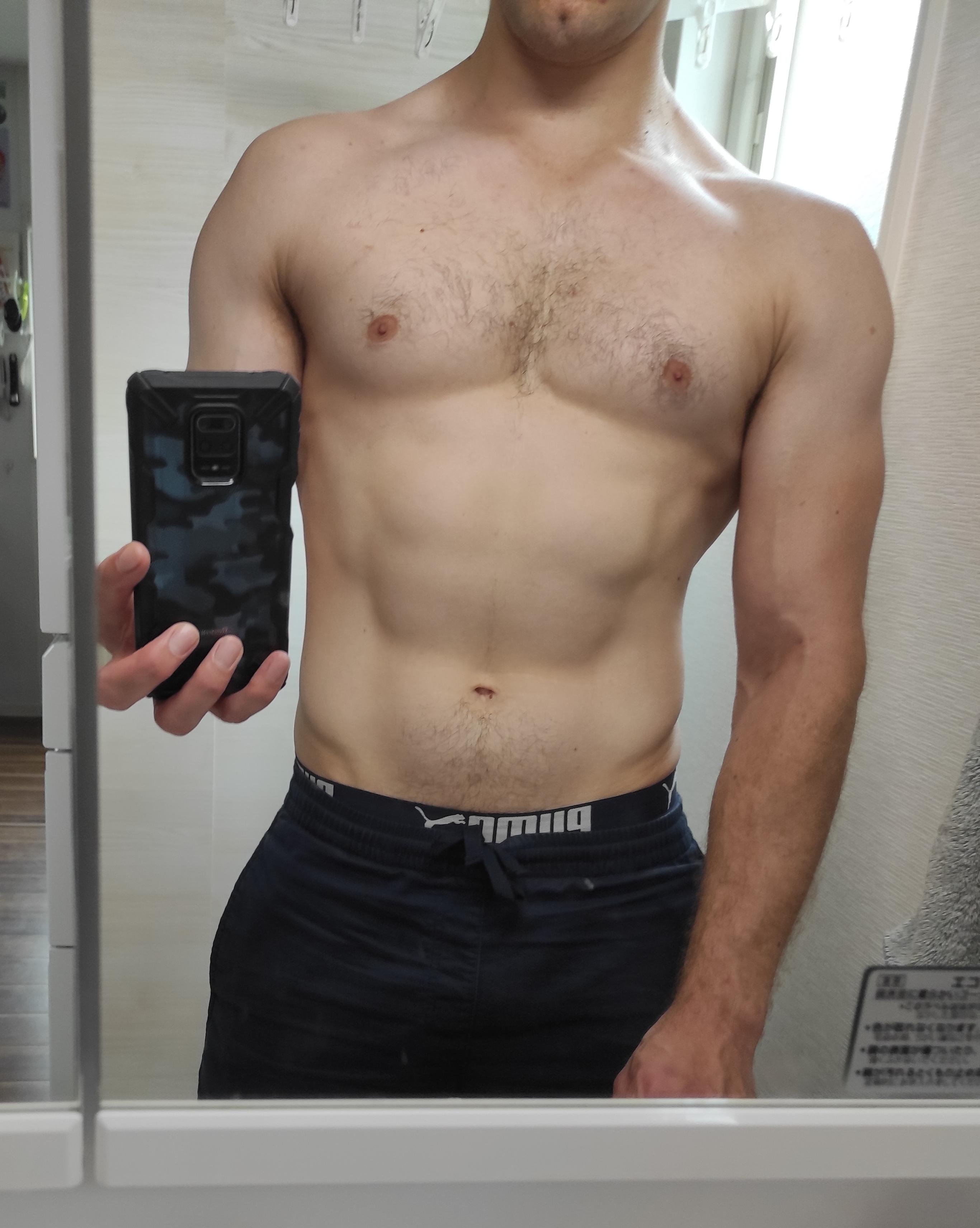 M 33yo 185lbs/84kg. Short weight training sessions 5x a week, running 2