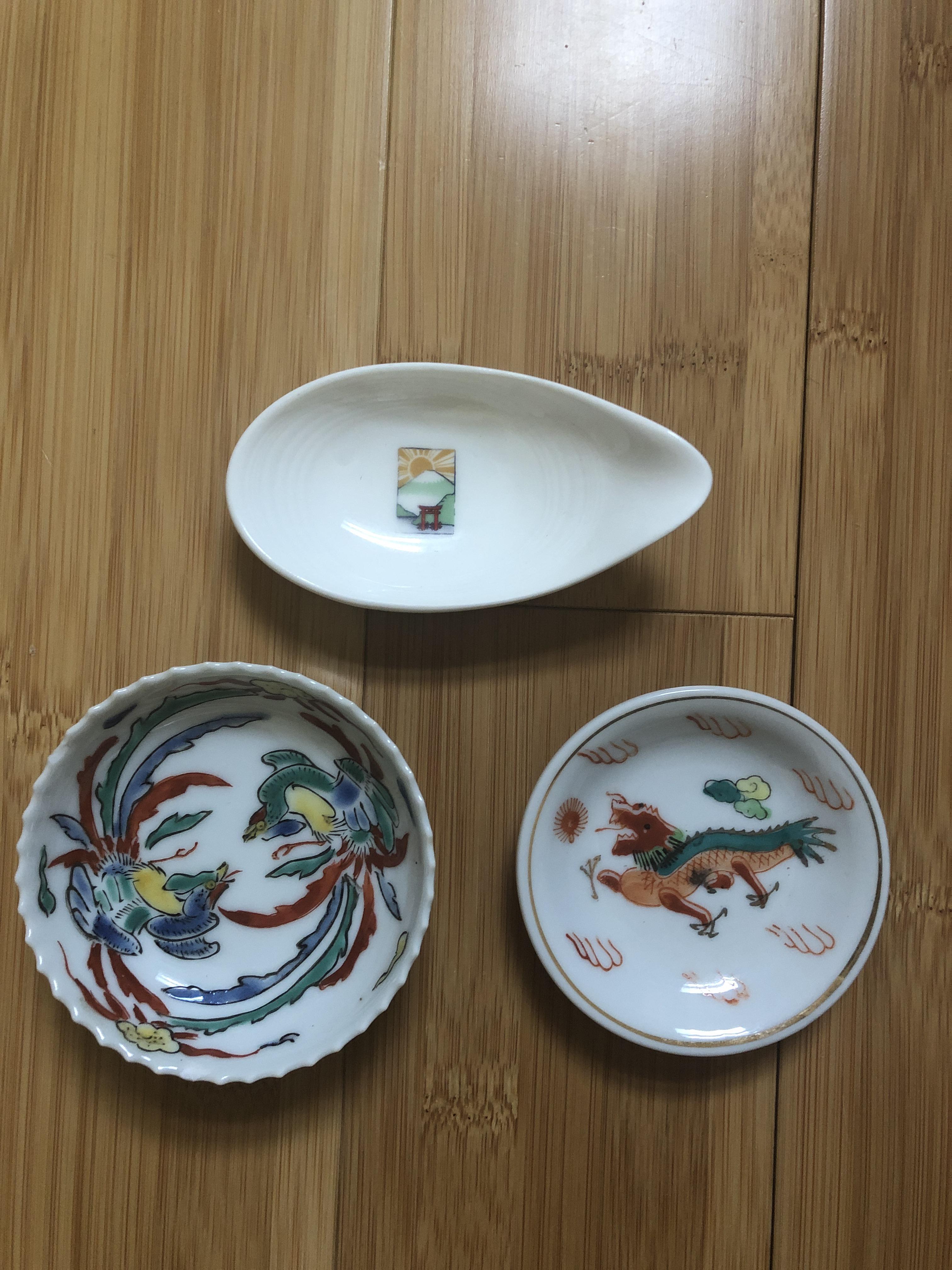 Does anyone know what these little dishes are? One says made in