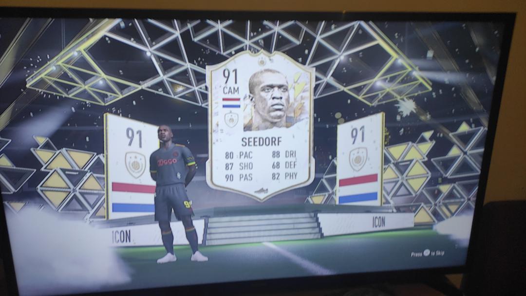Just packed prime Seedorf from a rare players pack. Worth using or just
