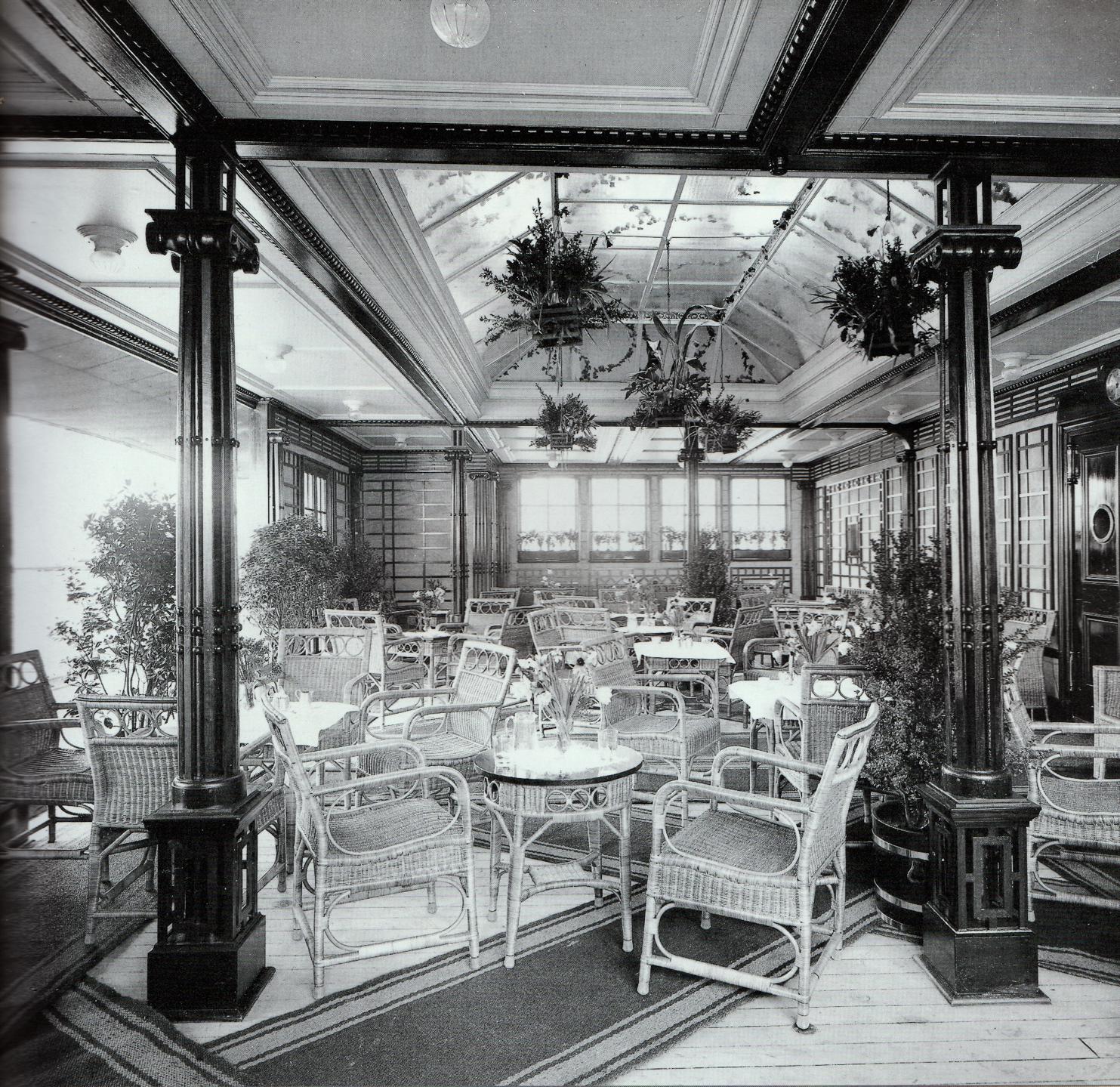 Veranda Cafe or Palm Court Ship Unknown r/Oceanlinerporn