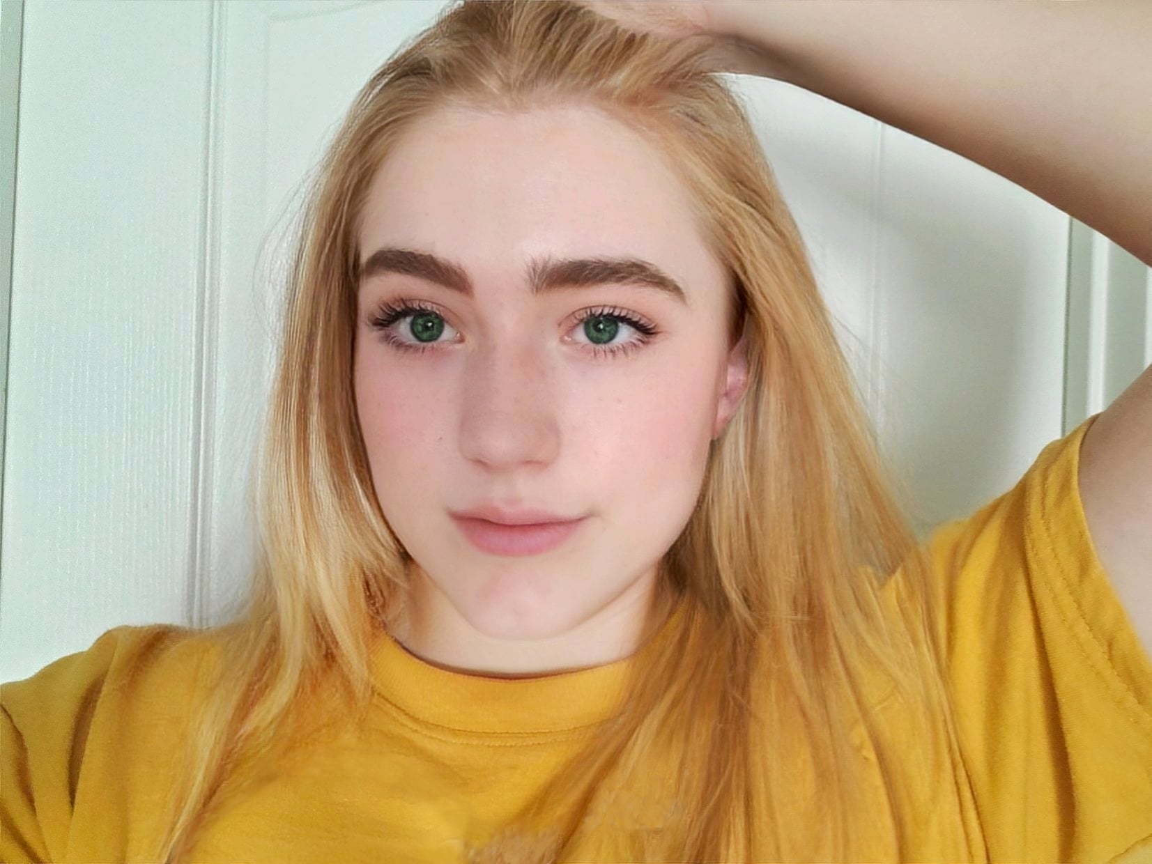 I'll move my hair so you can see my eyes 👀 f20 r/DemEyesDoe