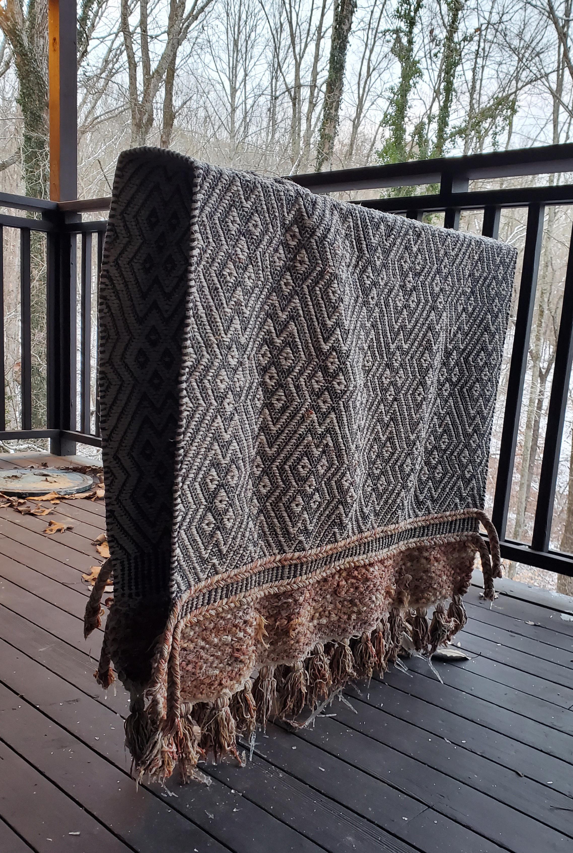 Our wet rug froze so solid it's standing on it's fringes. r/Knoxville