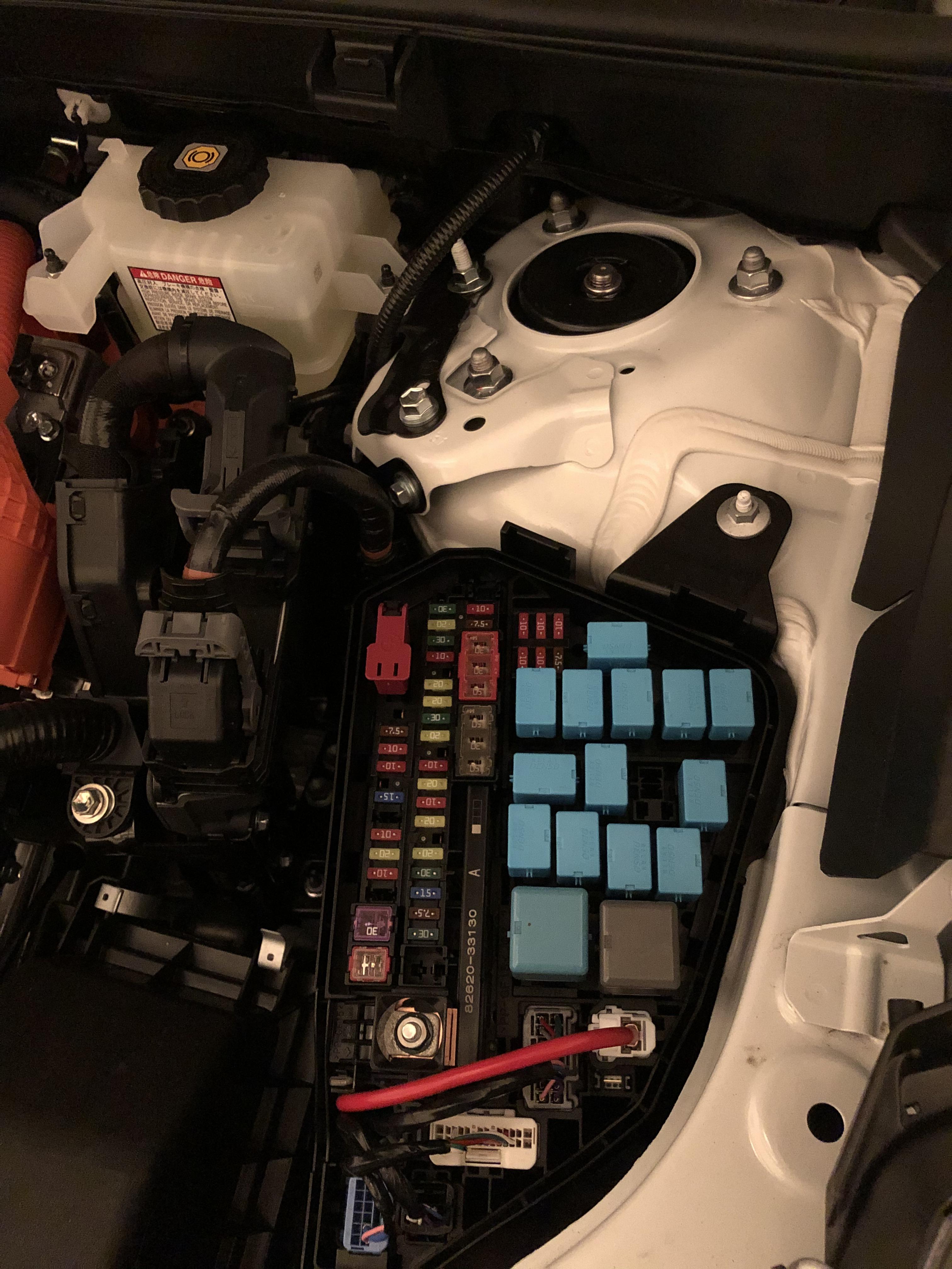 Unpainted metal surface for negative cable when using jump starter on