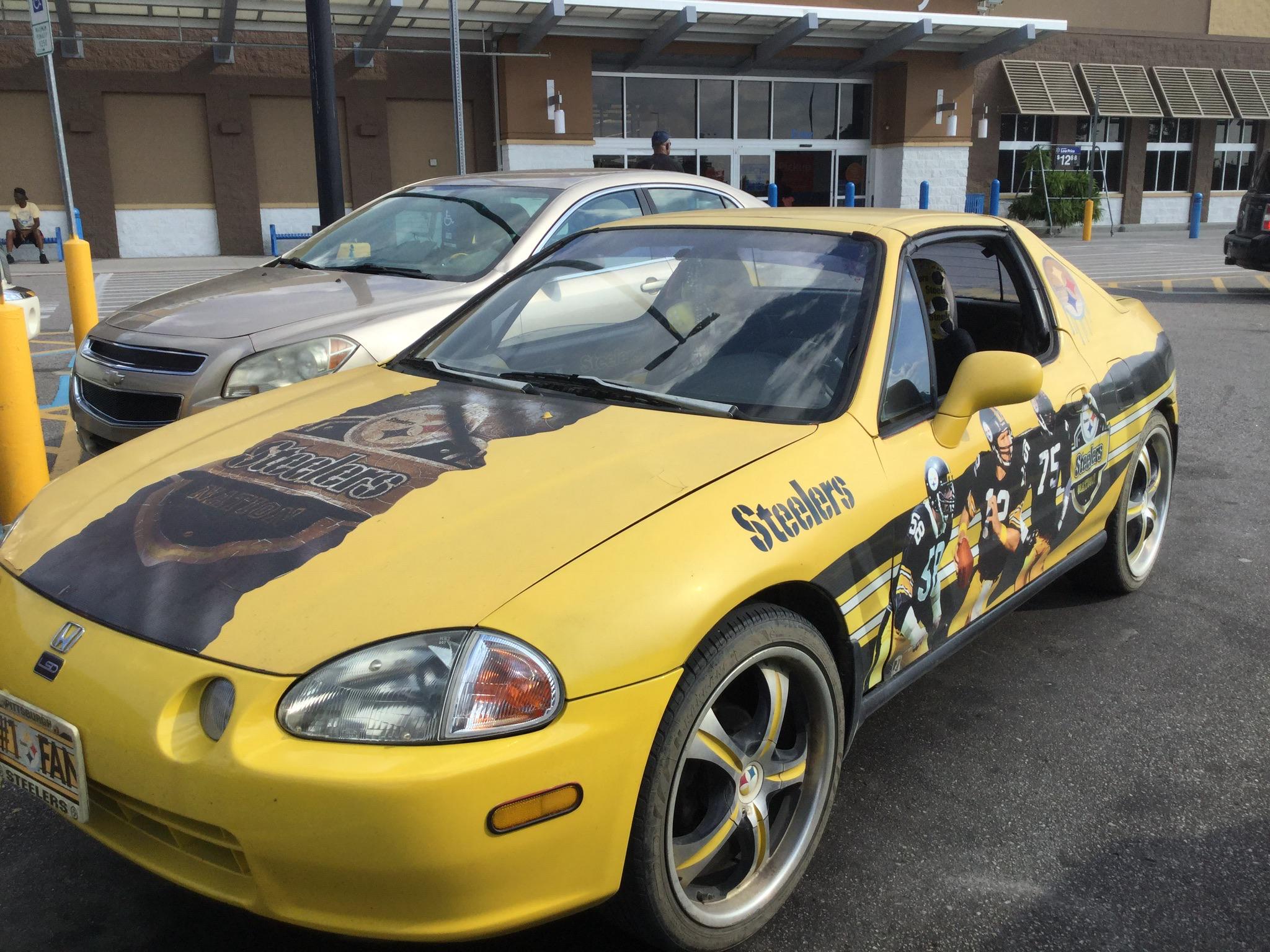 Seen In Walmart Parking Lot of Burgaw, NC. r/Shitty_Car_Mods