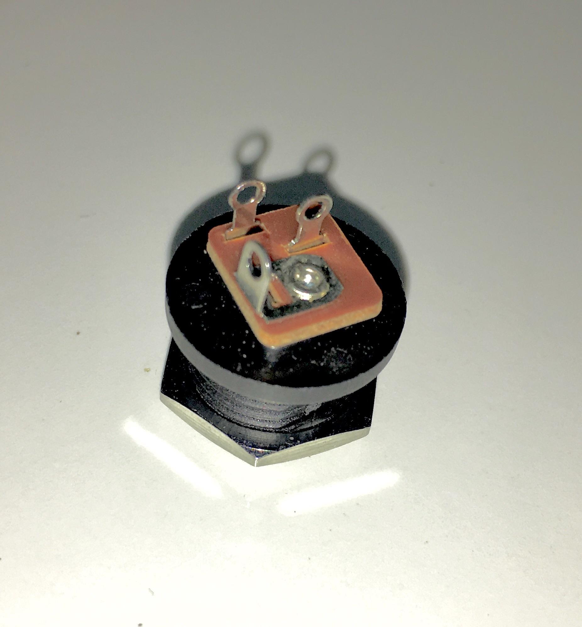 Which pins to solder on DC jack? r/diypedals