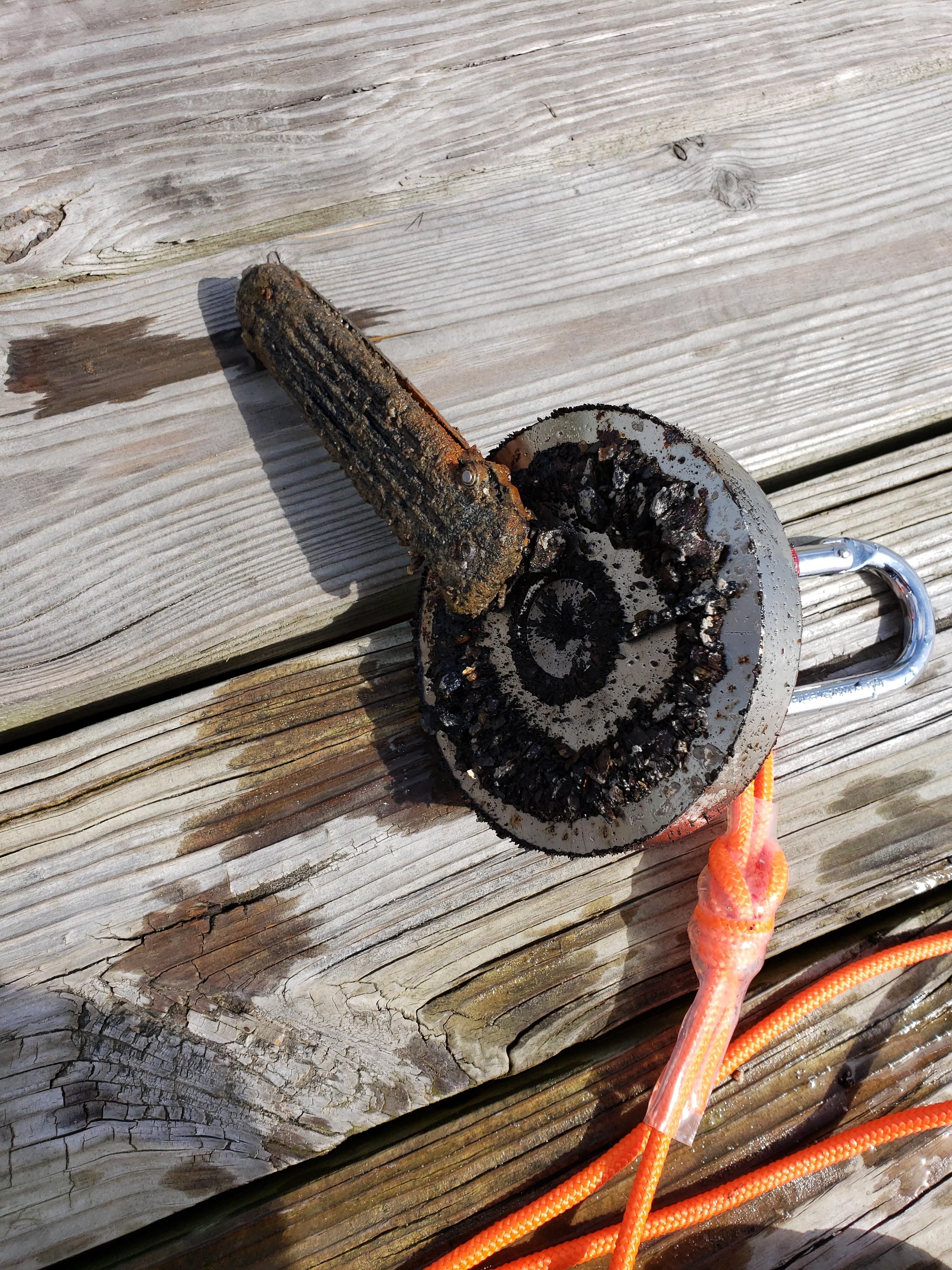 My second time fishing. Im using a brute "1200 lb" r