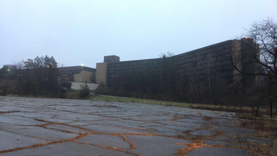 The Great Playboy Hotel in Vernon, NJ [1136 x 640] [OC] r