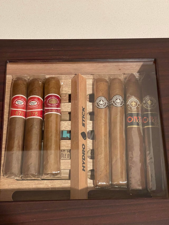 Alright guys my humidor has been seasoned and the humidity has been at