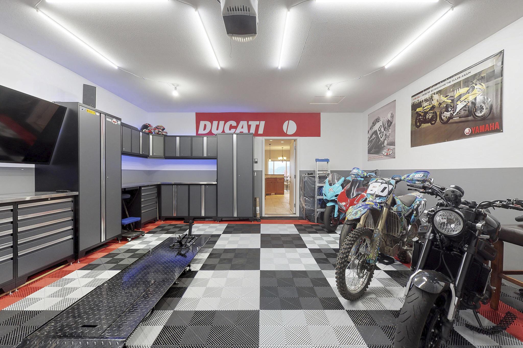 I’ve always wanted to have an organized garage. My personal dream come