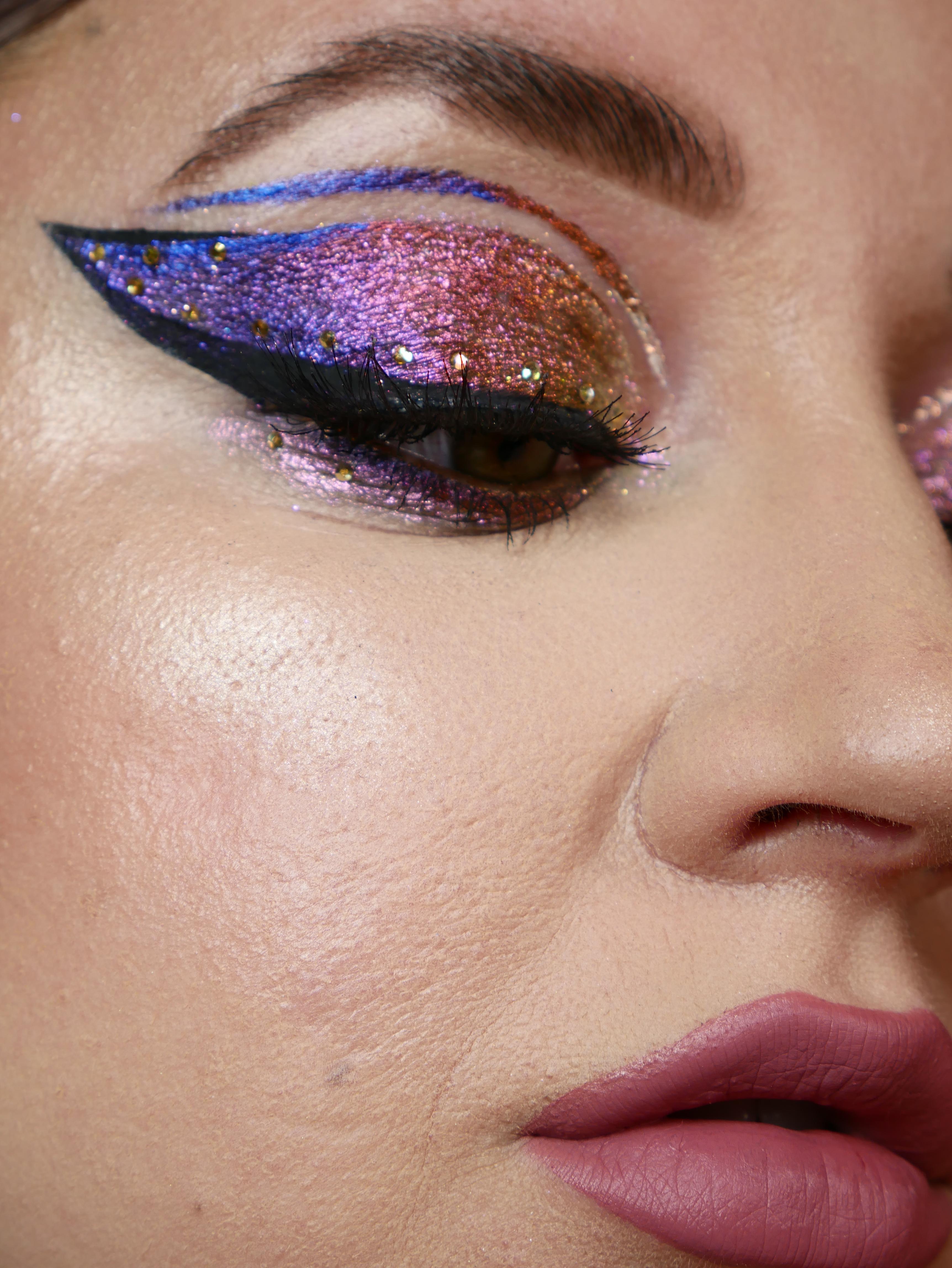 Get The ‘Karla cosmetics shadow potion appreciation. did a multi chrome