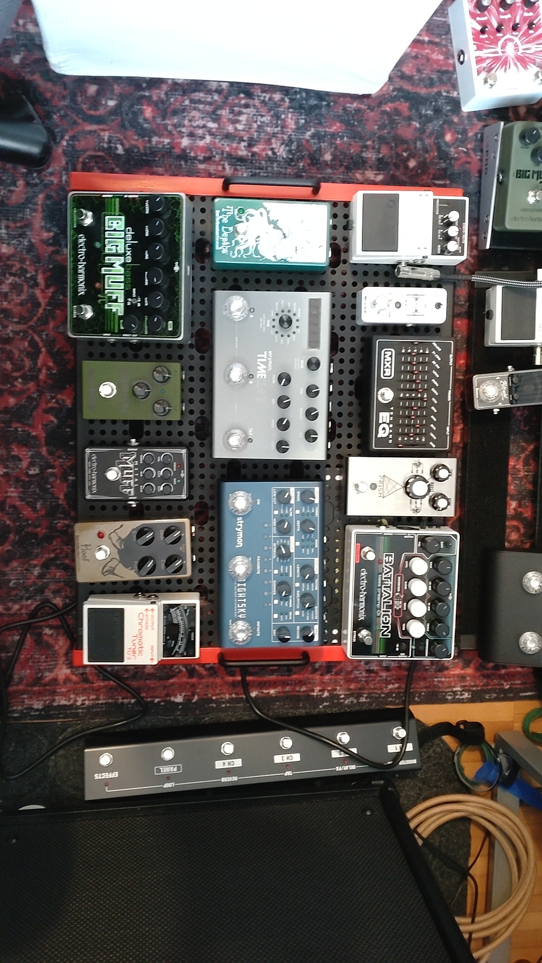 I'm building my first bass board. Thinking about pedal placement. What