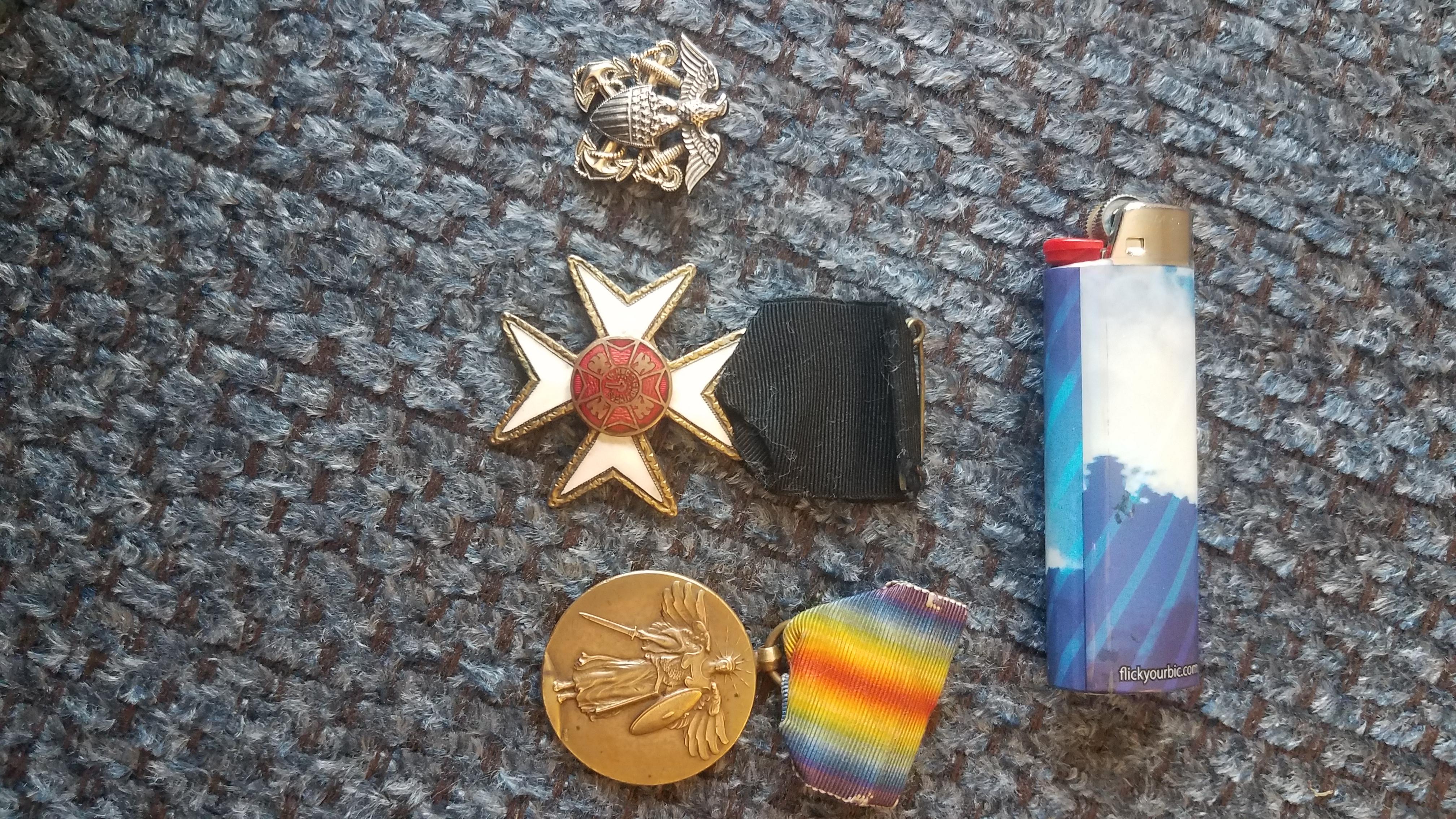 What do these medals mean? r/whatisthisthing