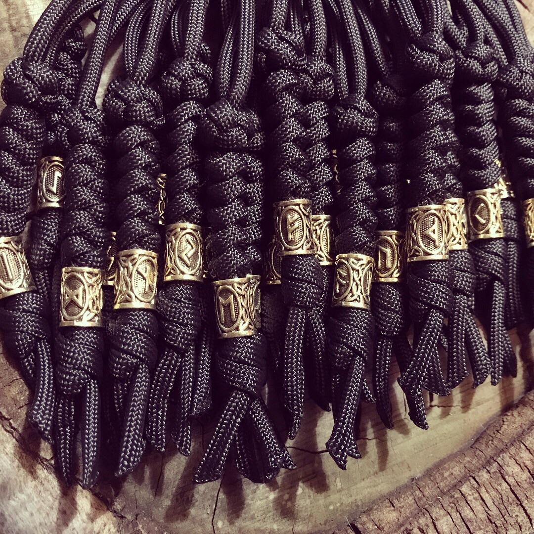Three different knots on each, totalling 168 knots, resulting in six