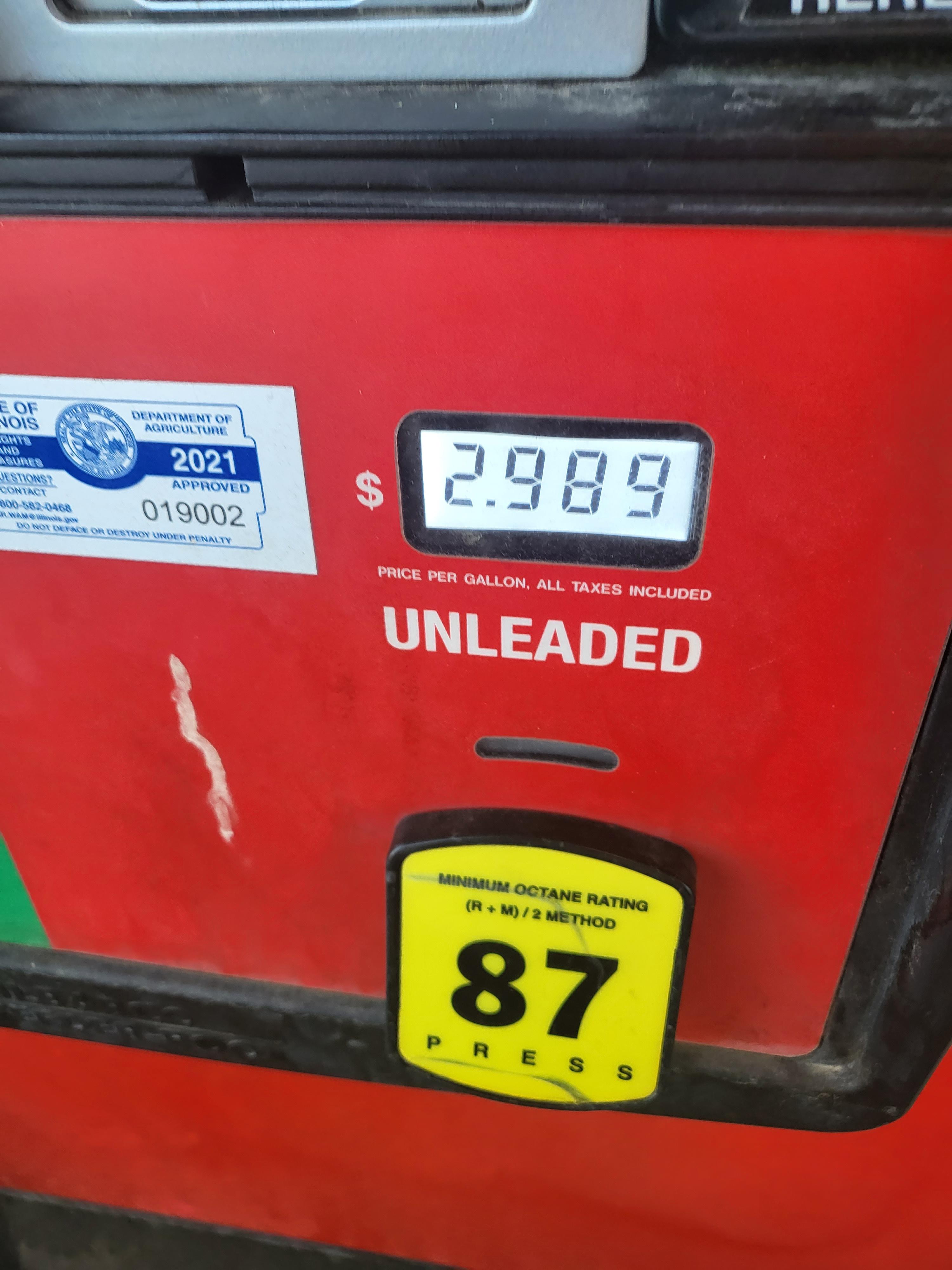 Best Gas Price Caseys on fox creek. r/BloomingtonNormal