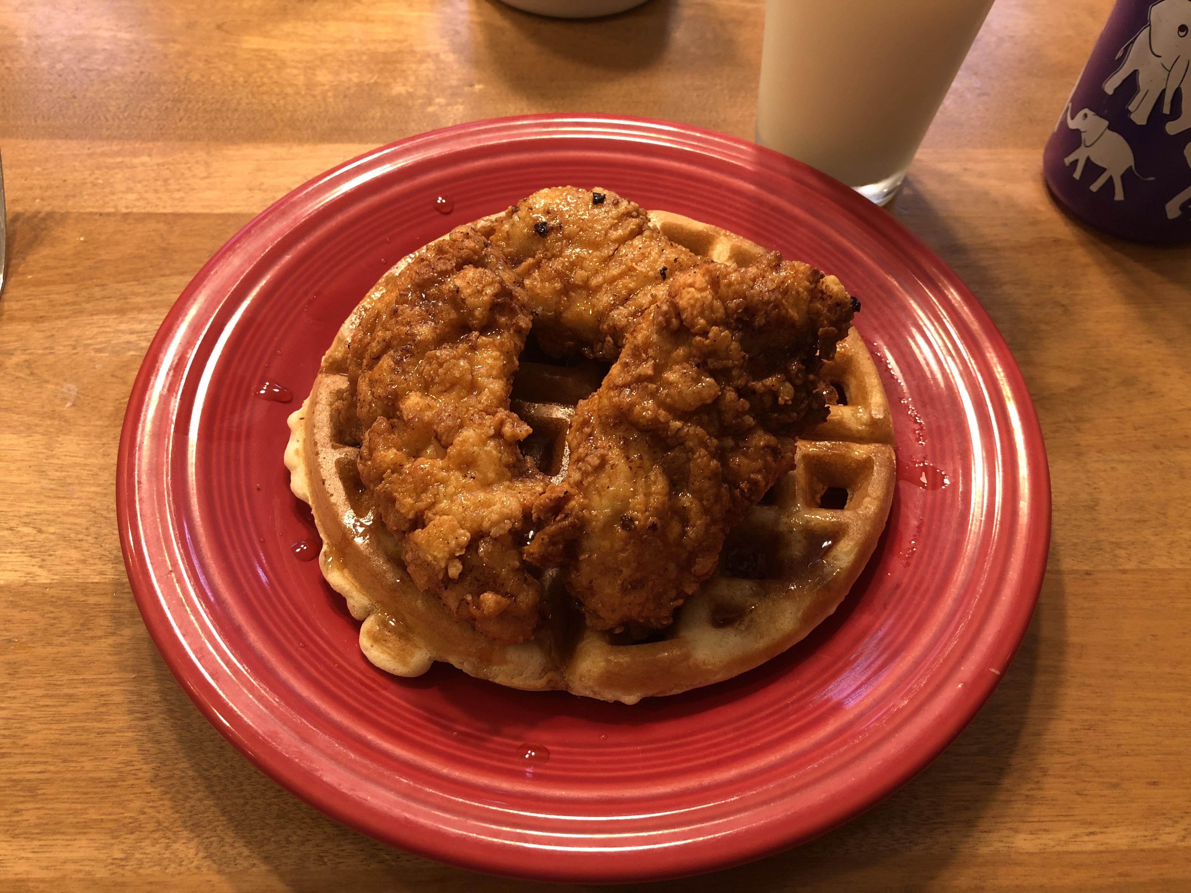 [HOMEMADE] Buttermilk fried chicken tenders and waffles with spicy