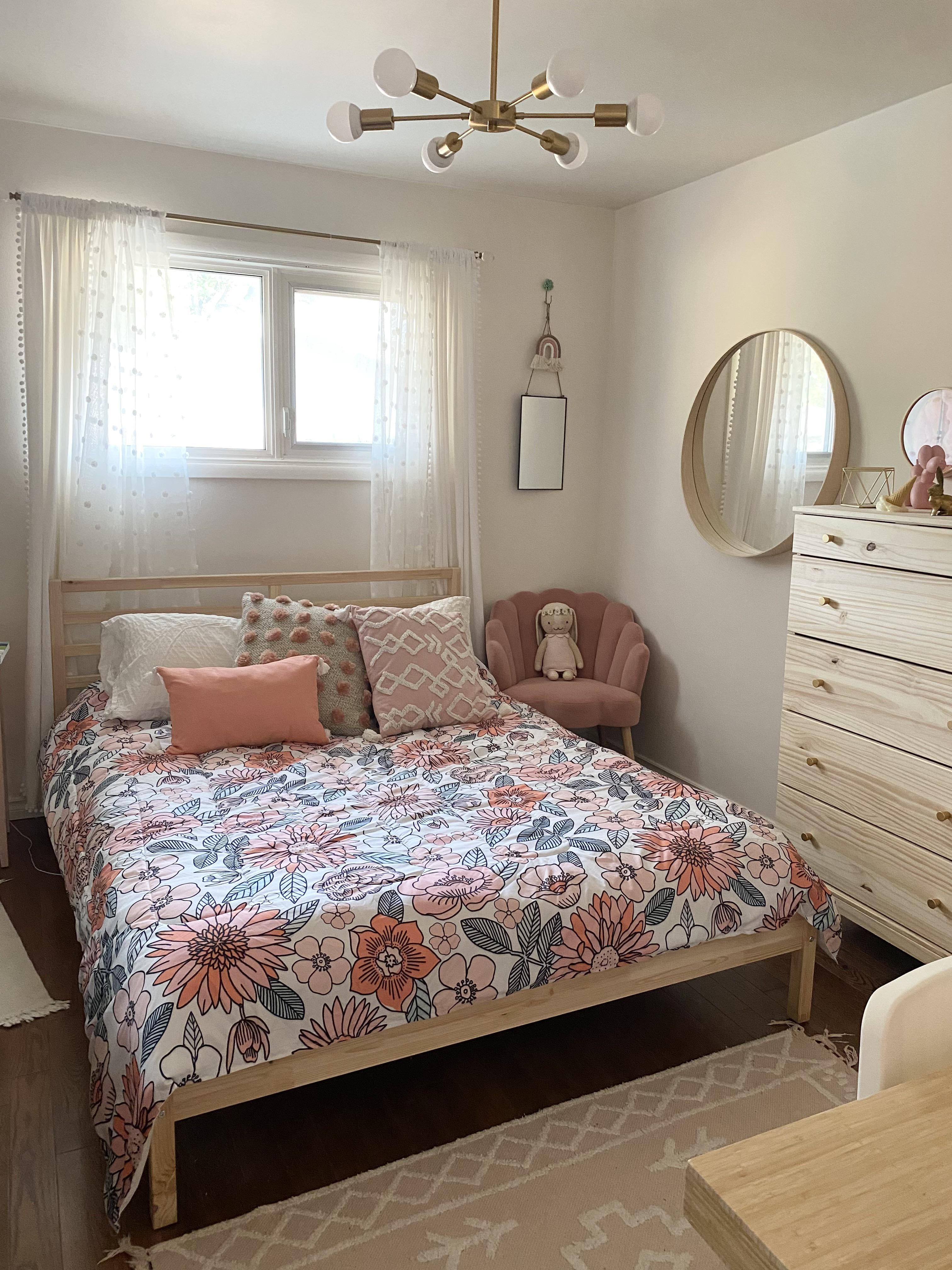 Bedroom in Canada r/AmateurRoomPorn