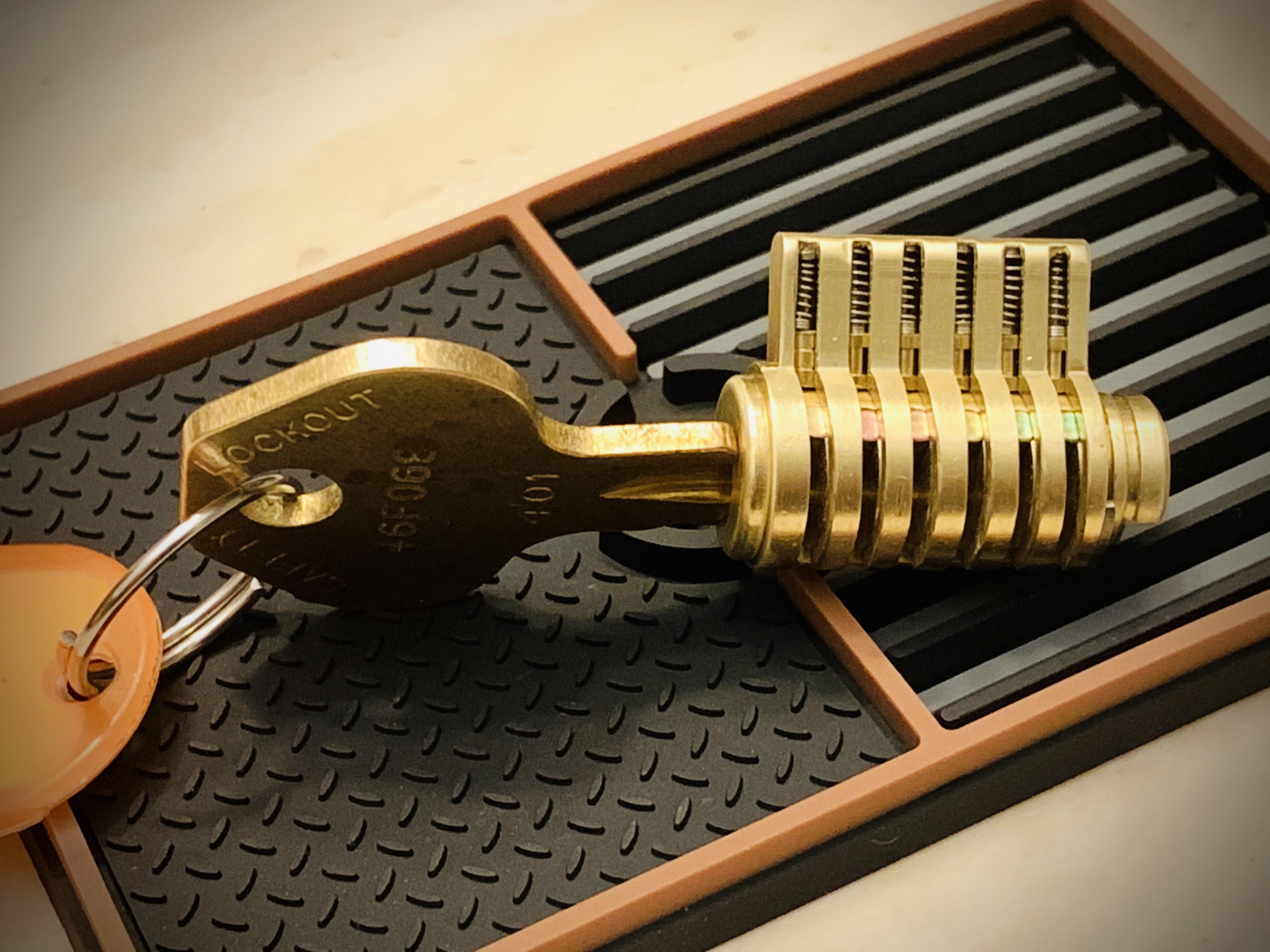 Master Lock 410-Cutaway : r/lockpicking