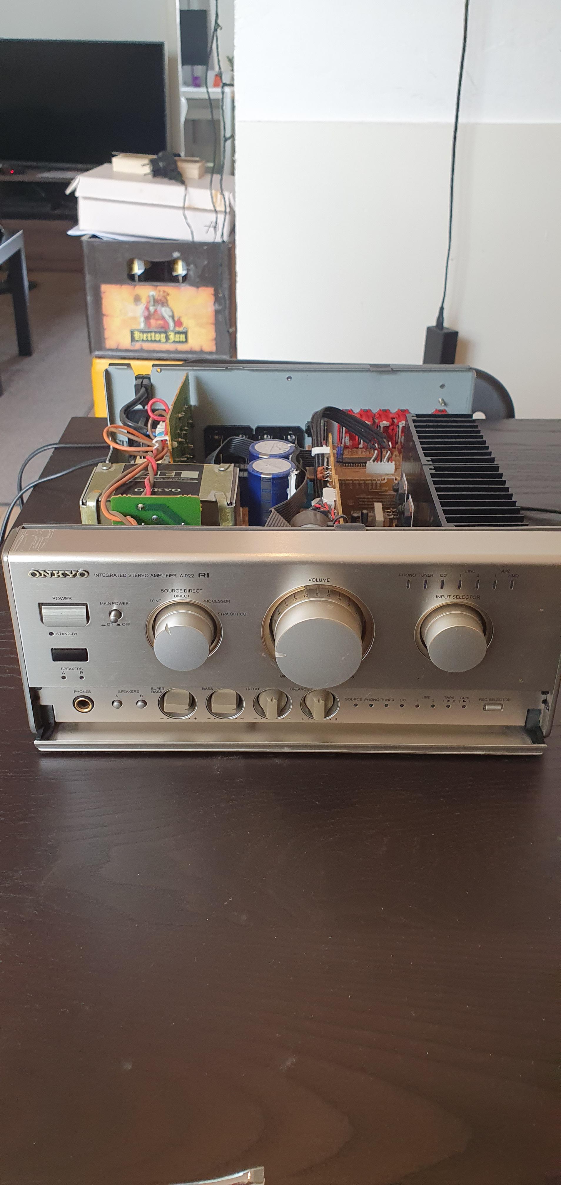 Question amplifier makes crackling noise r/BudgetAudiophile