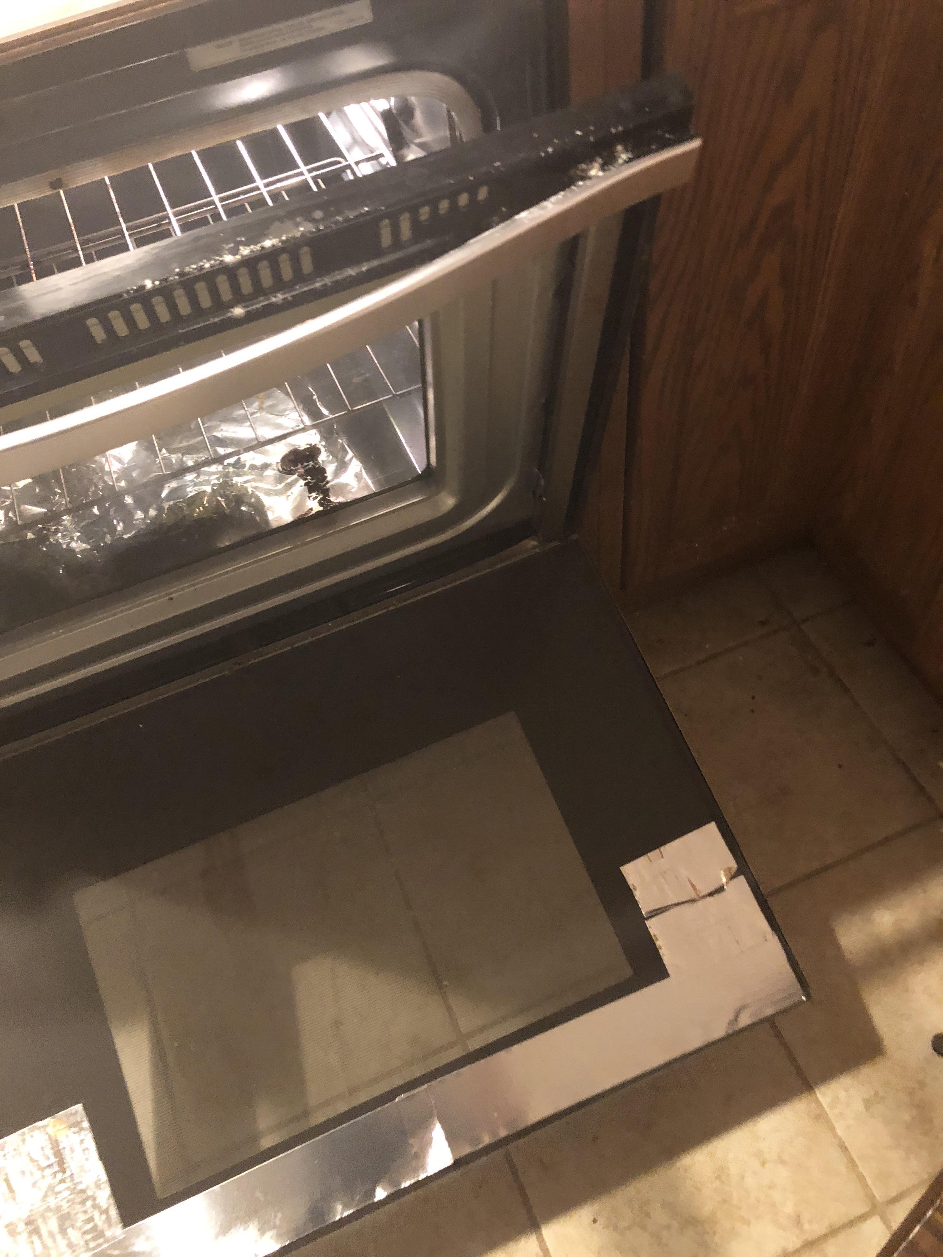 Help, piece of my oven fell off r/fixit