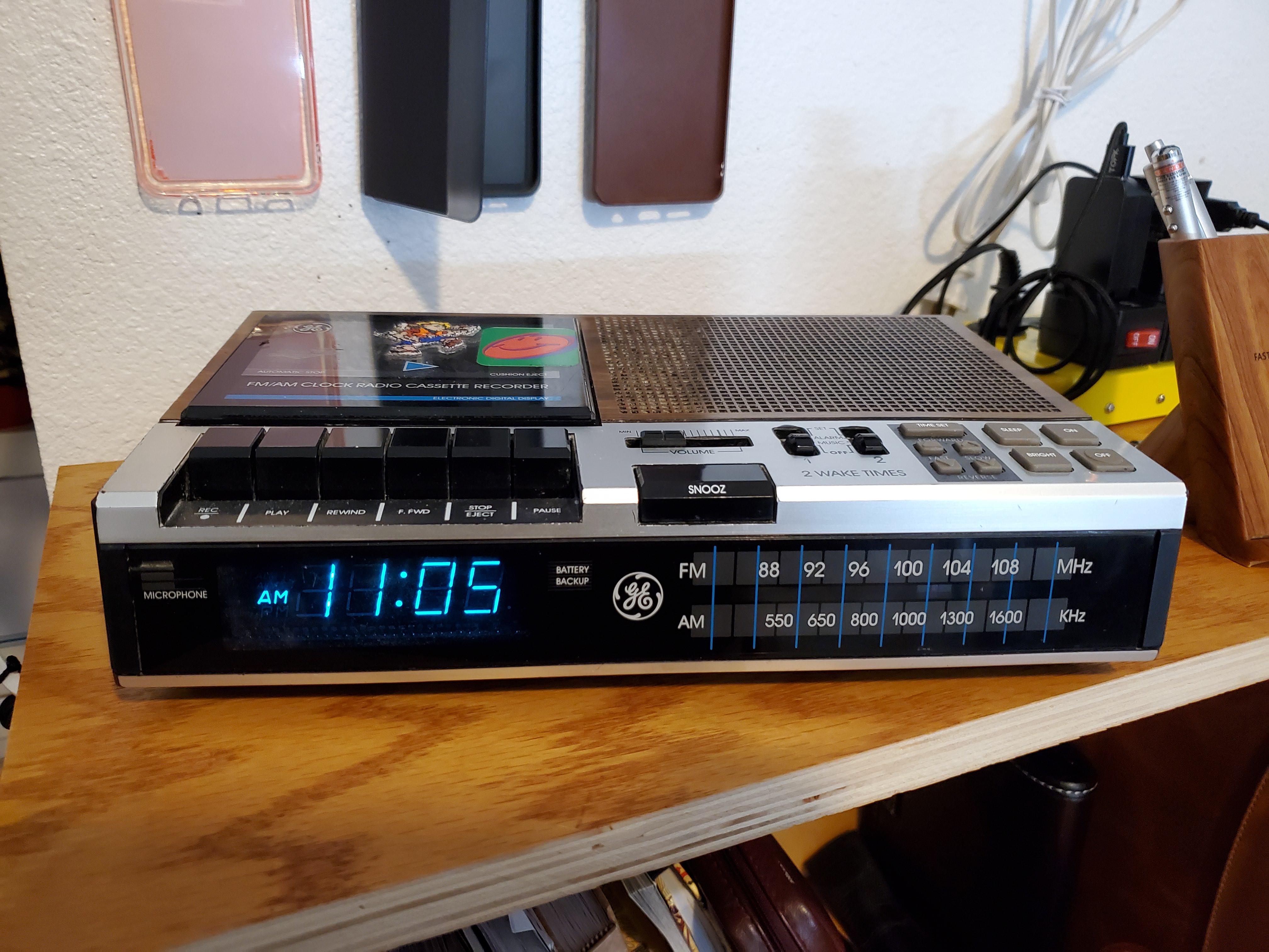 This GE alarm clock radio cassette player r/vintage