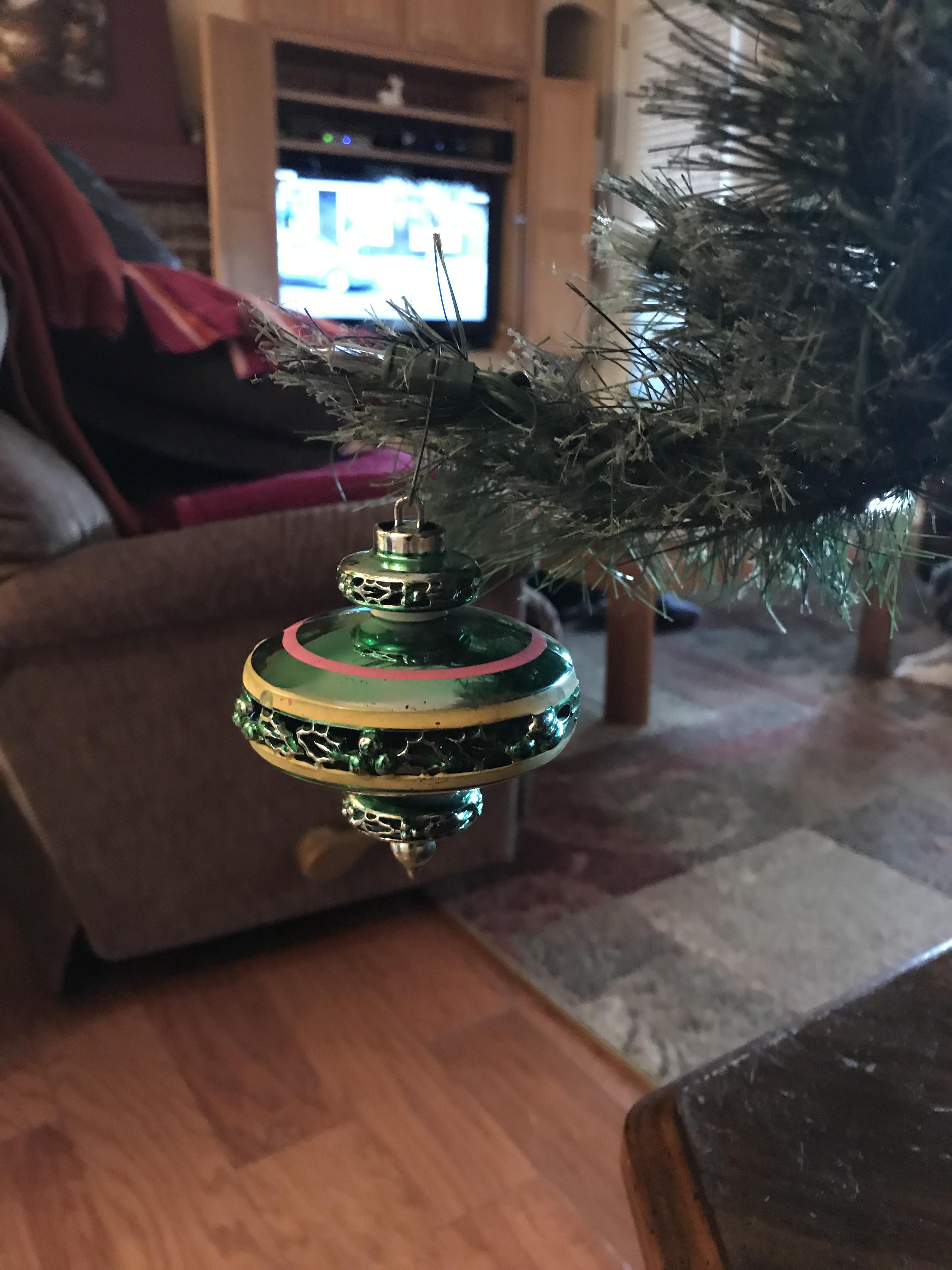 From 1961 my oldest Christmas ornament r/OldSchoolCool