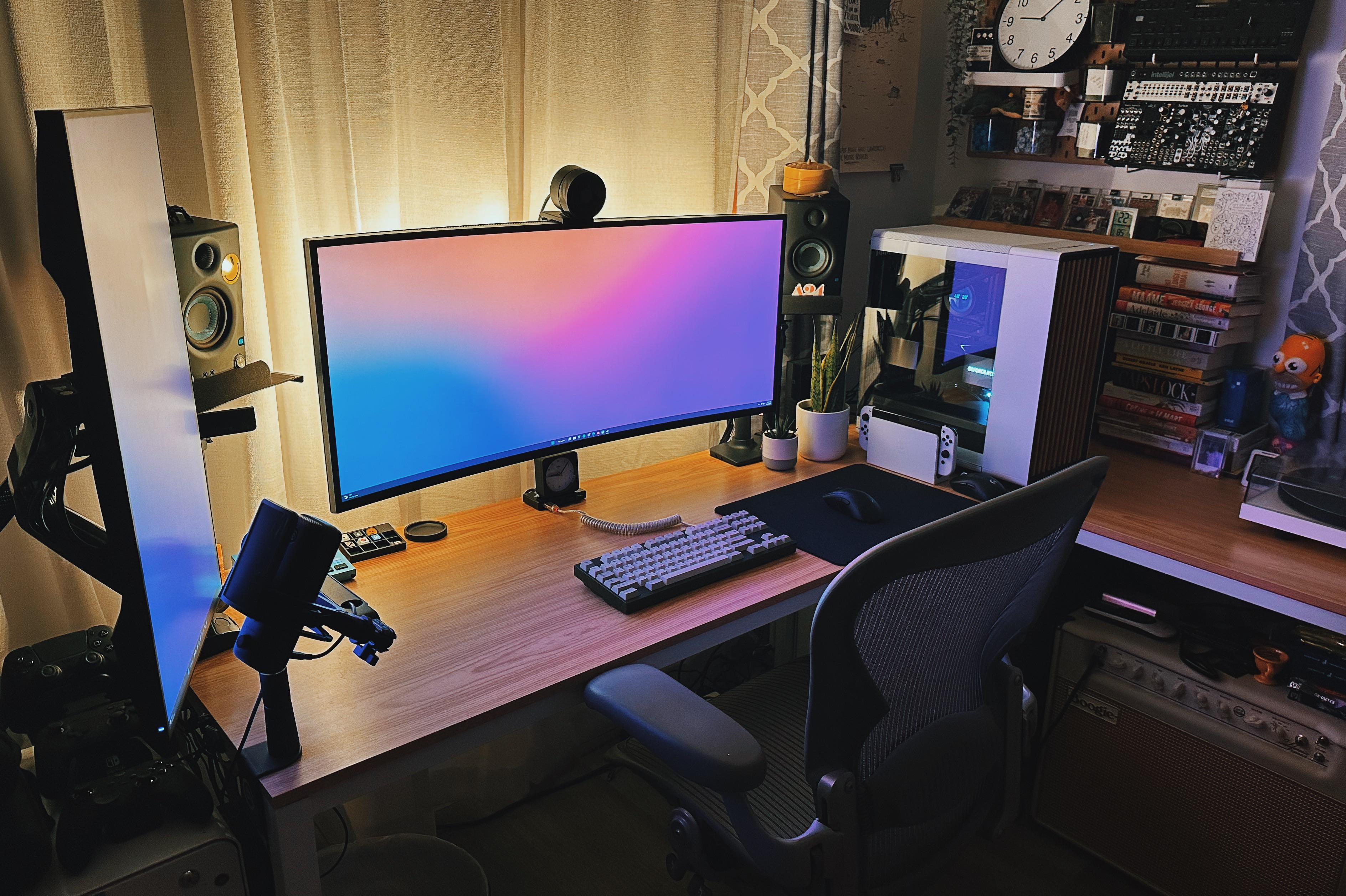 My WFH/play setup r/SetupGallery